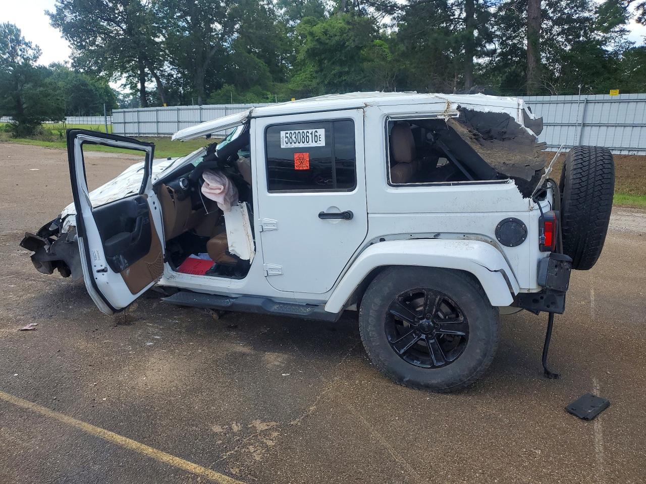 2012 Jeep Wrangler Unlimited Sahara White vin: 1C4HJWEG0CL112342