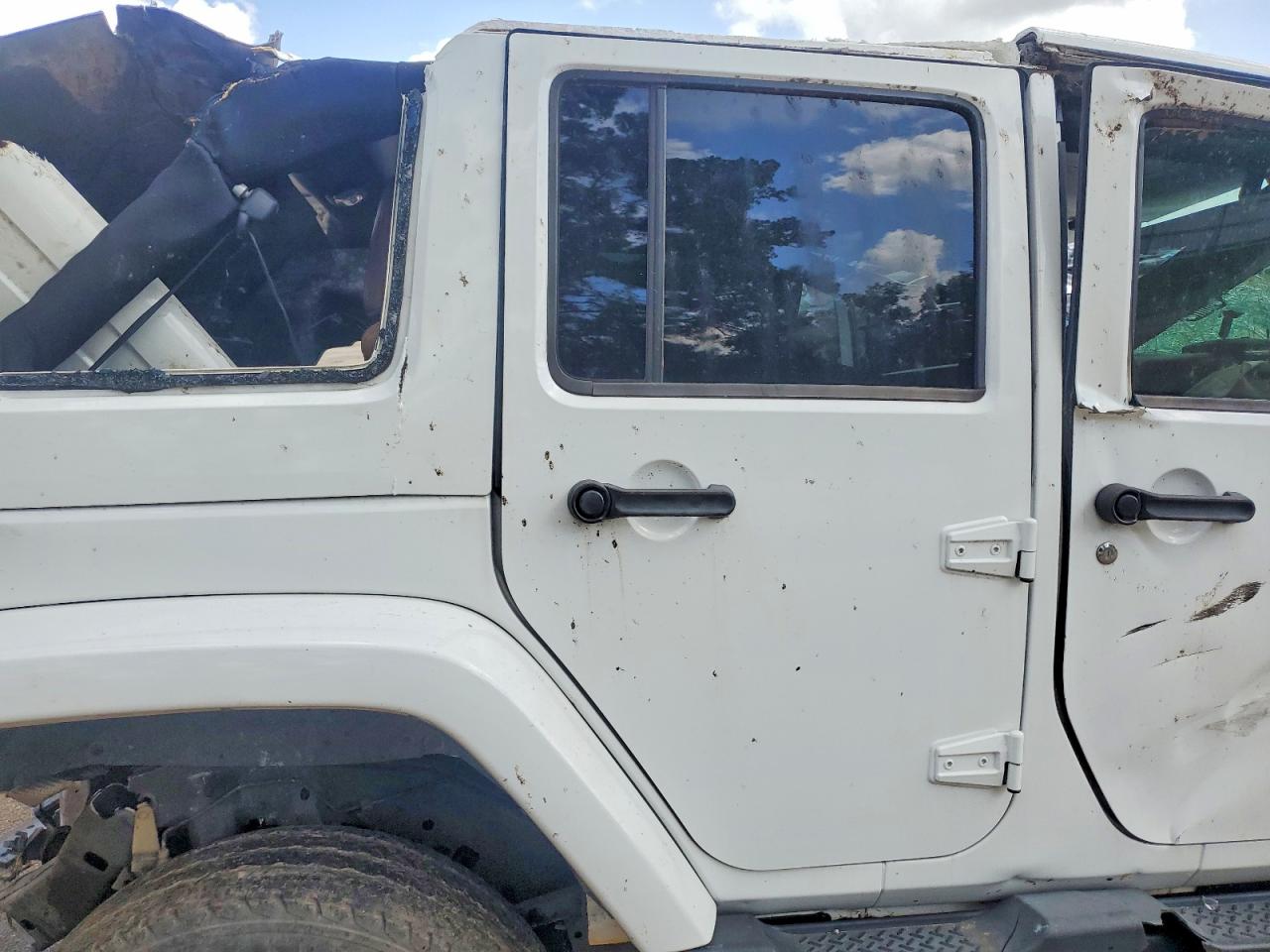 2012 Jeep Wrangler Unlimited Sahara White vin: 1C4HJWEG0CL112342