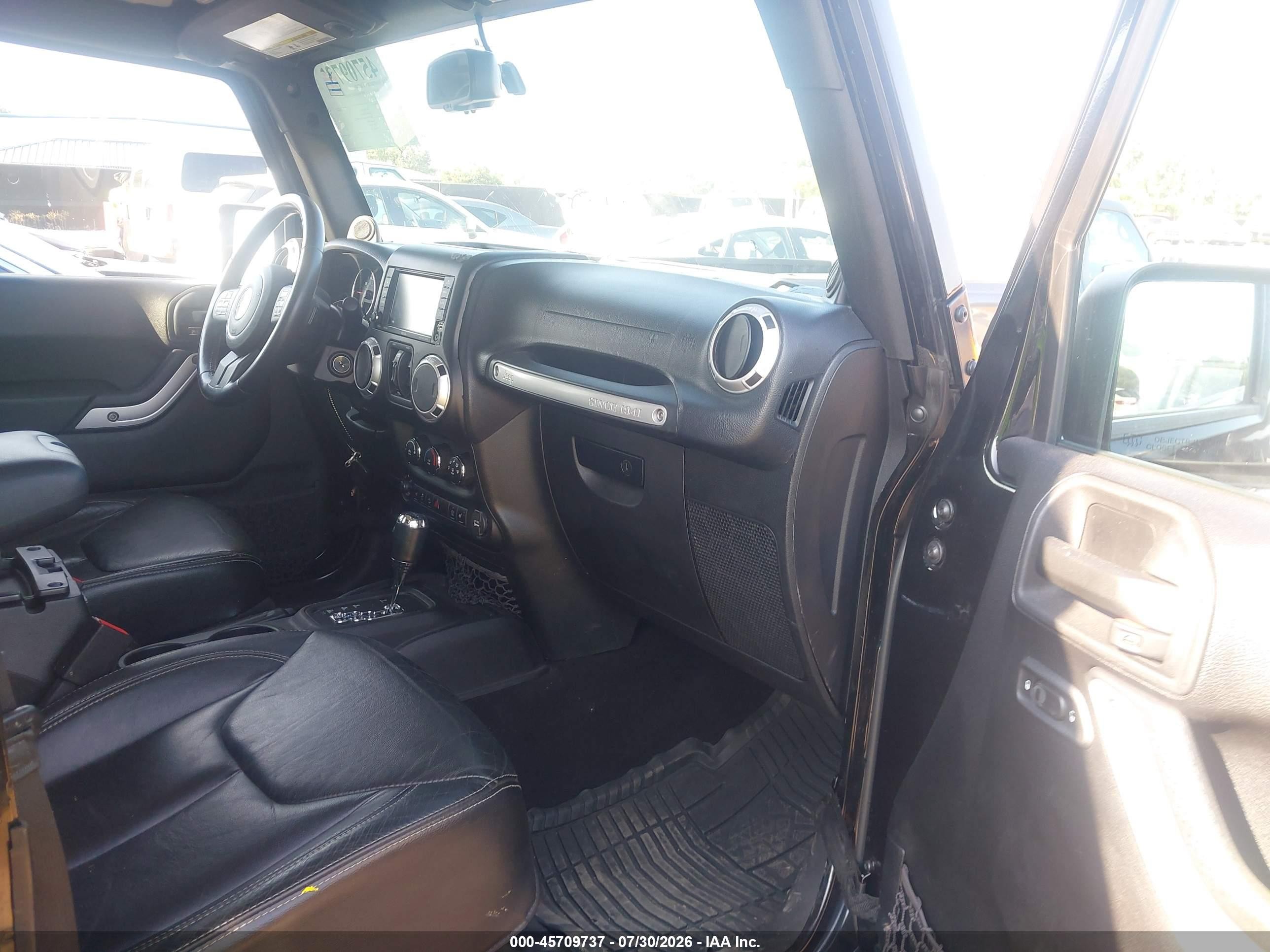 2013 Jeep Wrangler Unlimited Sahara Black vin: 1C4HJWEG0DL574613