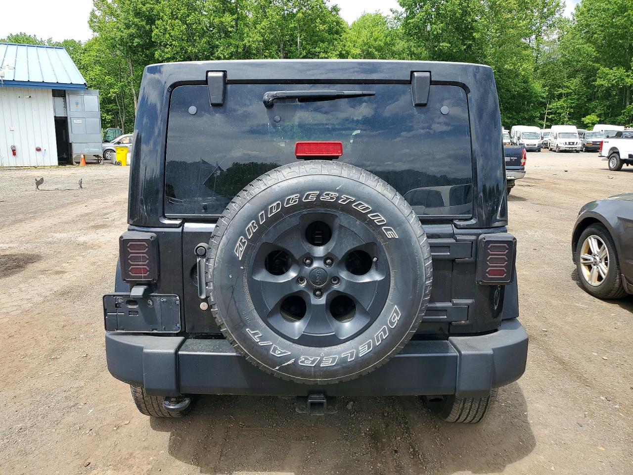 2013 Jeep Wrangler Unlimited Sahara Black vin: 1C4HJWEG0DL625852