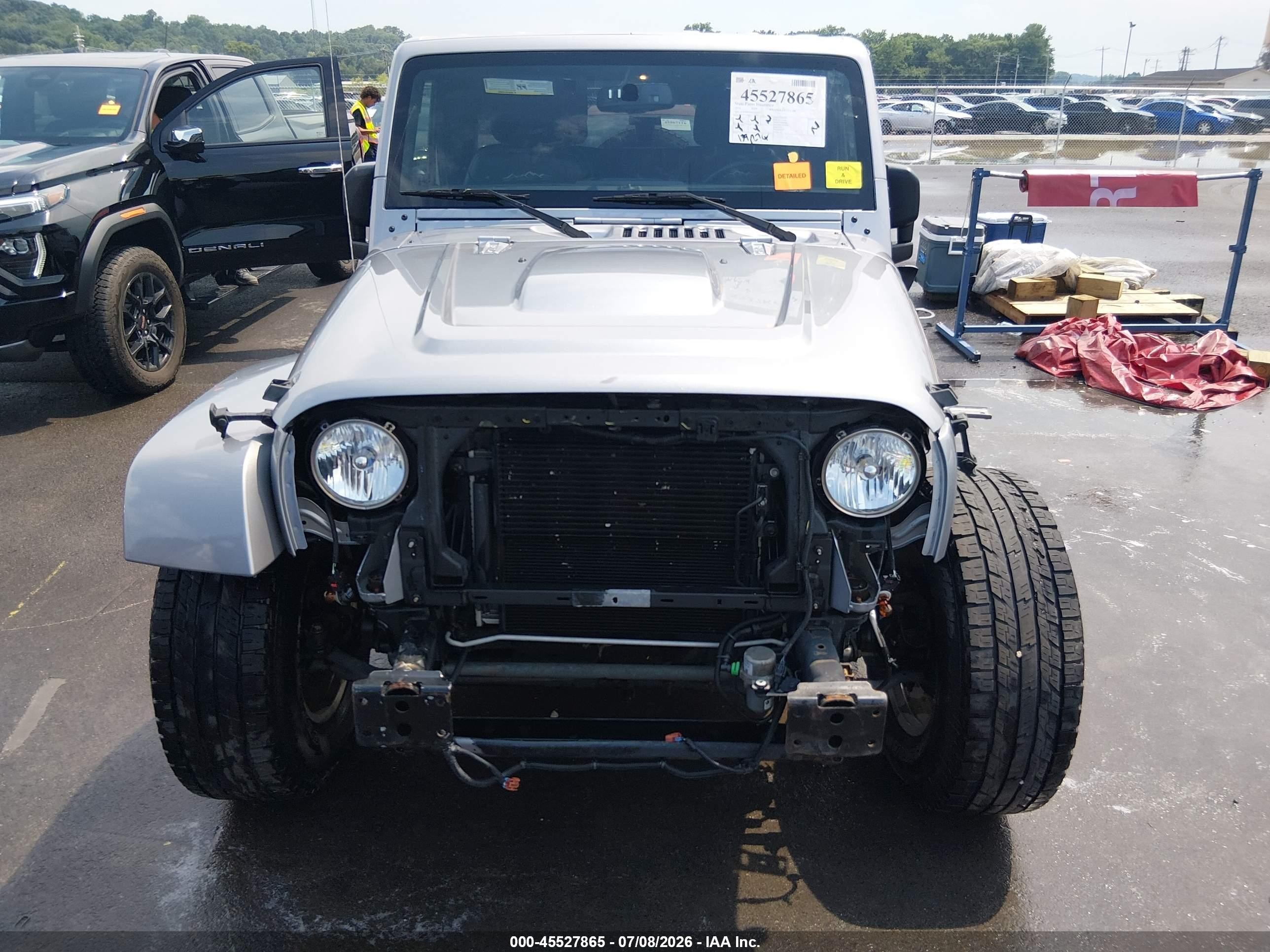 2014 Jeep Wrangler Unlimited Polar Edition Gray vin: 1C4HJWEG0EL203033