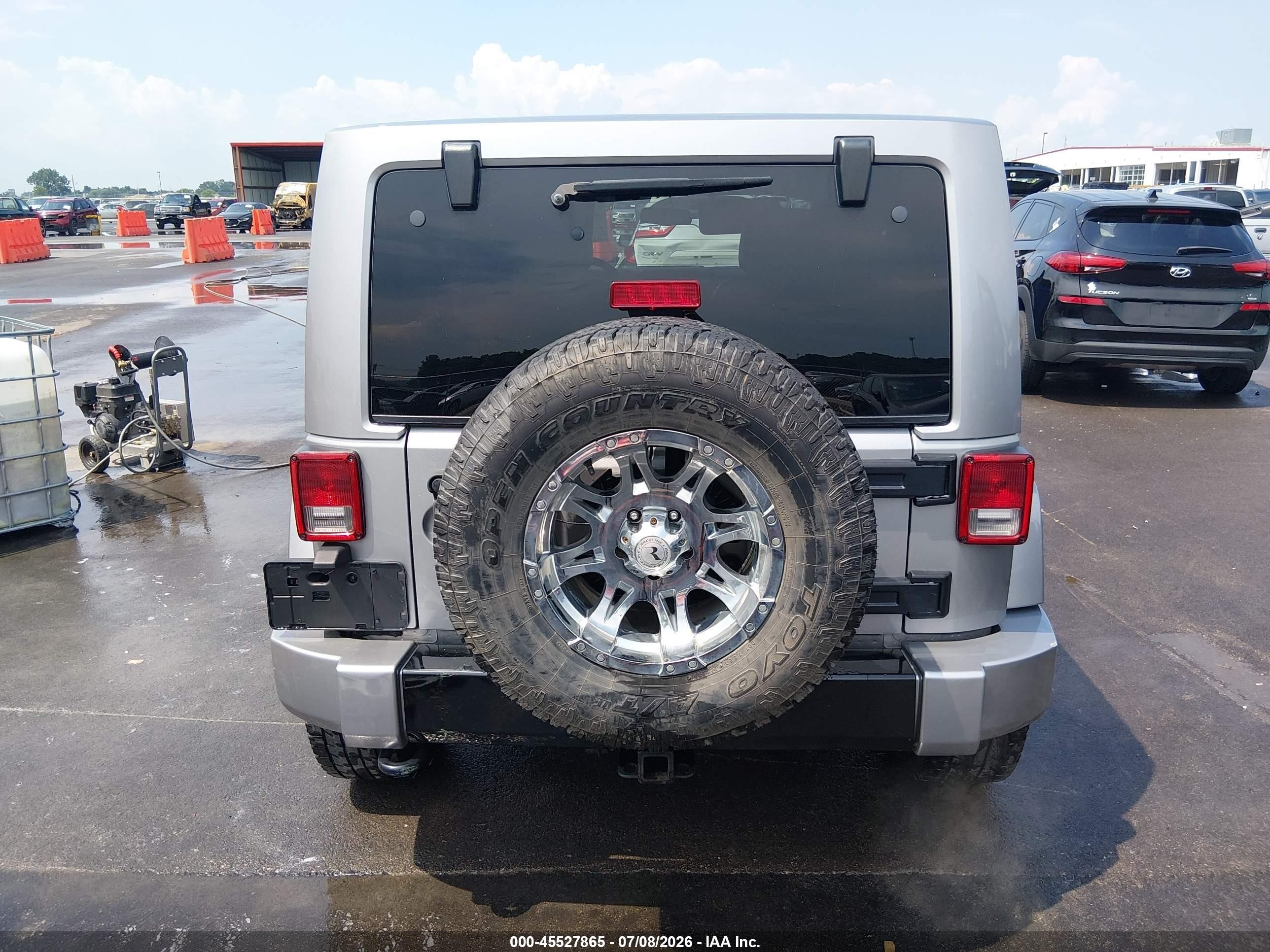 2014 Jeep Wrangler Unlimited Polar Edition Gray vin: 1C4HJWEG0EL203033