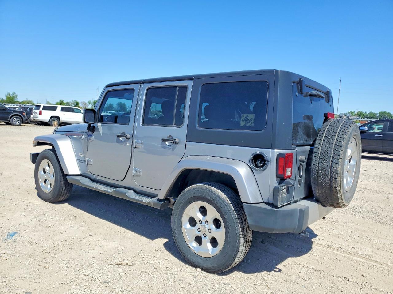2015 Jeep Wrangler Unlimited Sahara Silver vin: 1C4HJWEG0FL541727