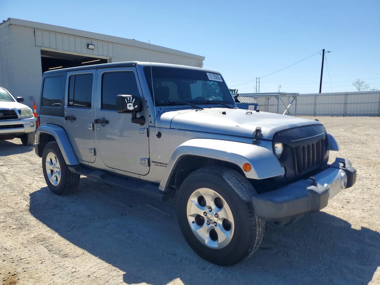 2015 Jeep Wrangler Unlimited Sahara Silver vin: 1C4HJWEG0FL541727