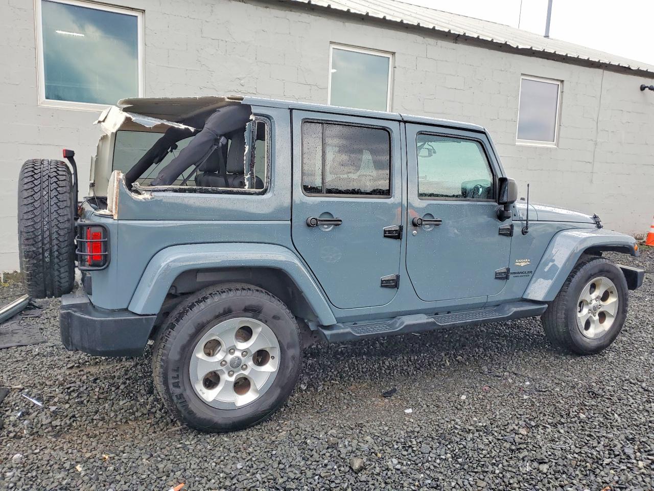2015 Jeep Wrangler Unlimited Sahara Gray vin: 1C4HJWEG0FL624428