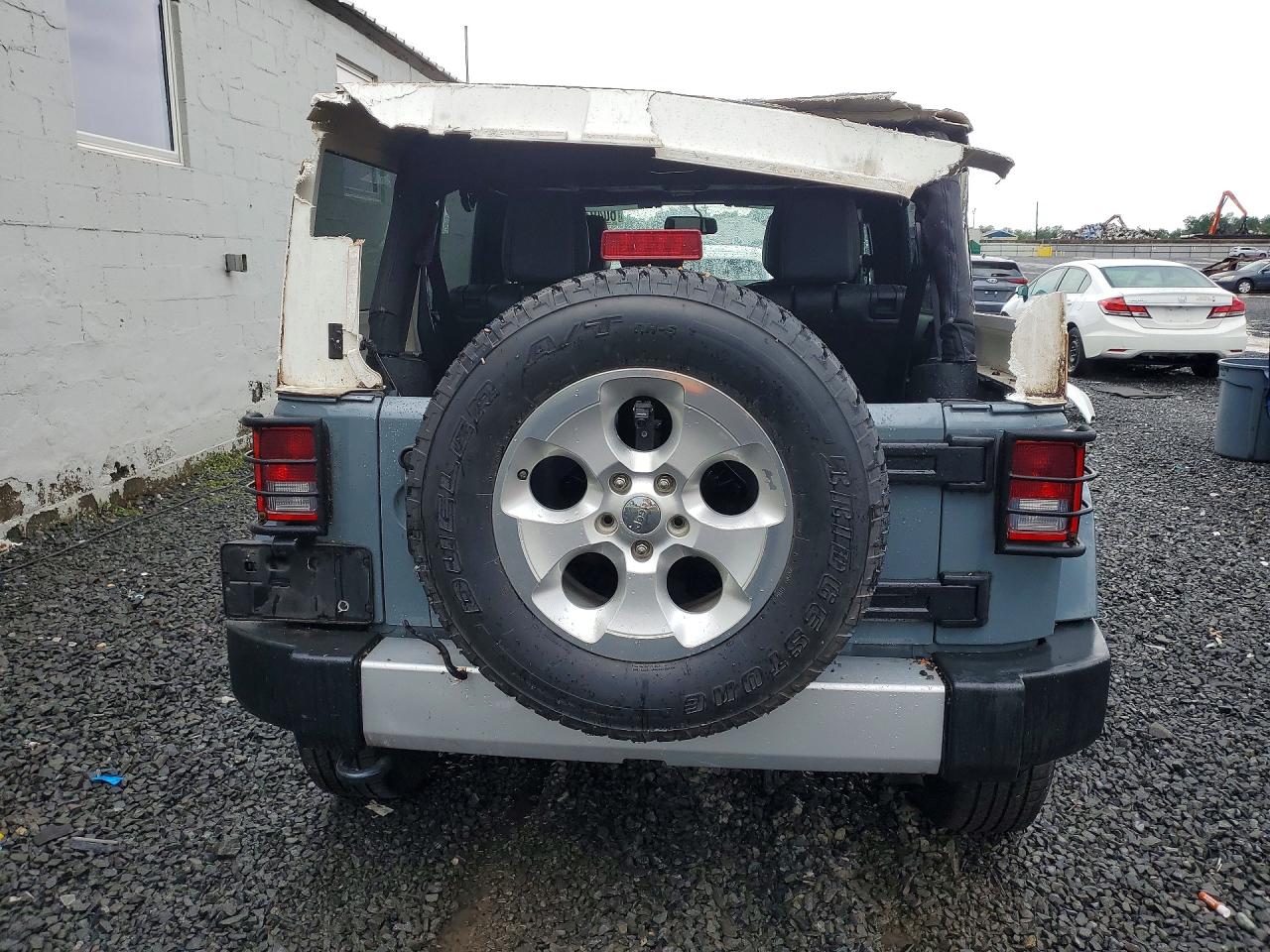 2015 Jeep Wrangler Unlimited Sahara Gray vin: 1C4HJWEG0FL624428