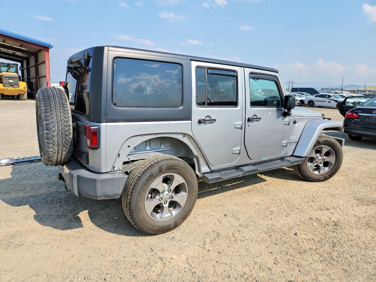 2018 Jeep Wrangler Unlimited Sahara Silver vin: 1C4HJWEG0JL894235