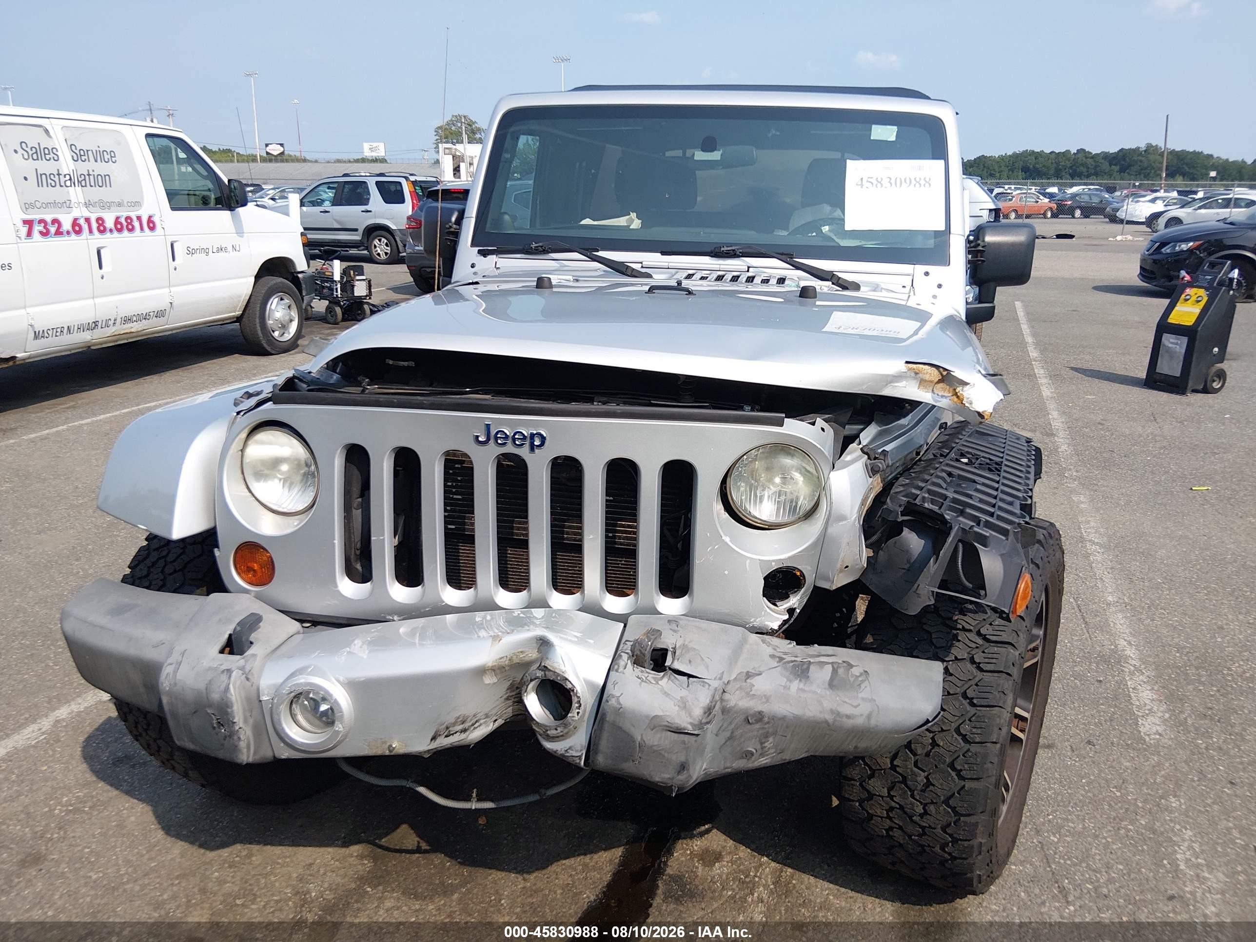 2012 Jeep Wrangler Unlimited Sahara Серебряный vin: 1C4HJWEG1CL157581