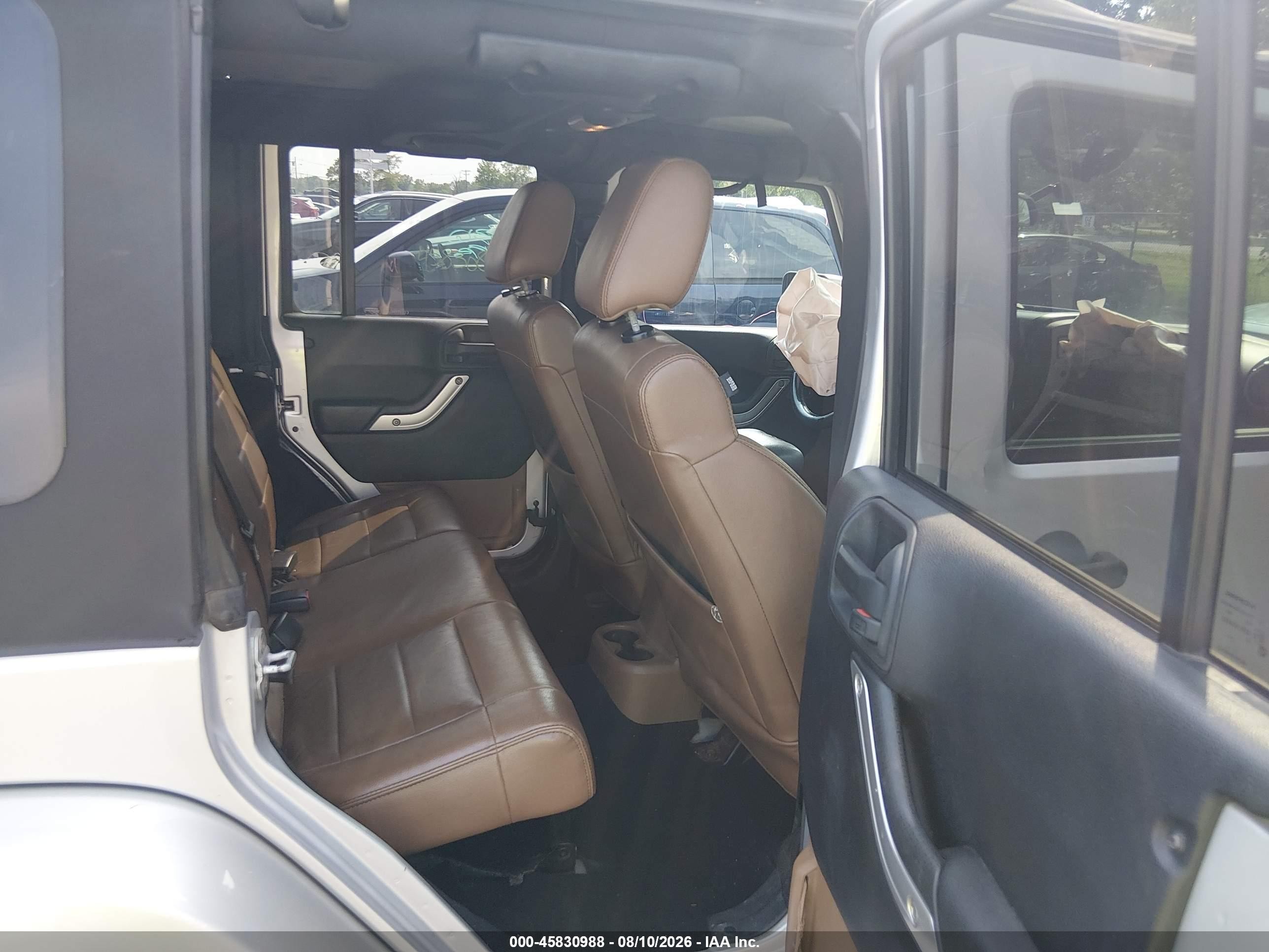 2012 Jeep Wrangler Unlimited Sahara Серебряный vin: 1C4HJWEG1CL157581