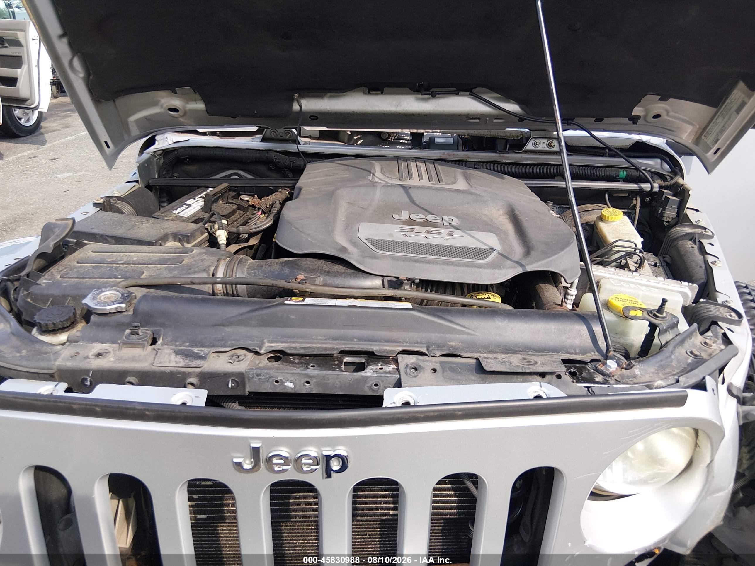 2012 Jeep Wrangler Unlimited Sahara Серебряный vin: 1C4HJWEG1CL157581