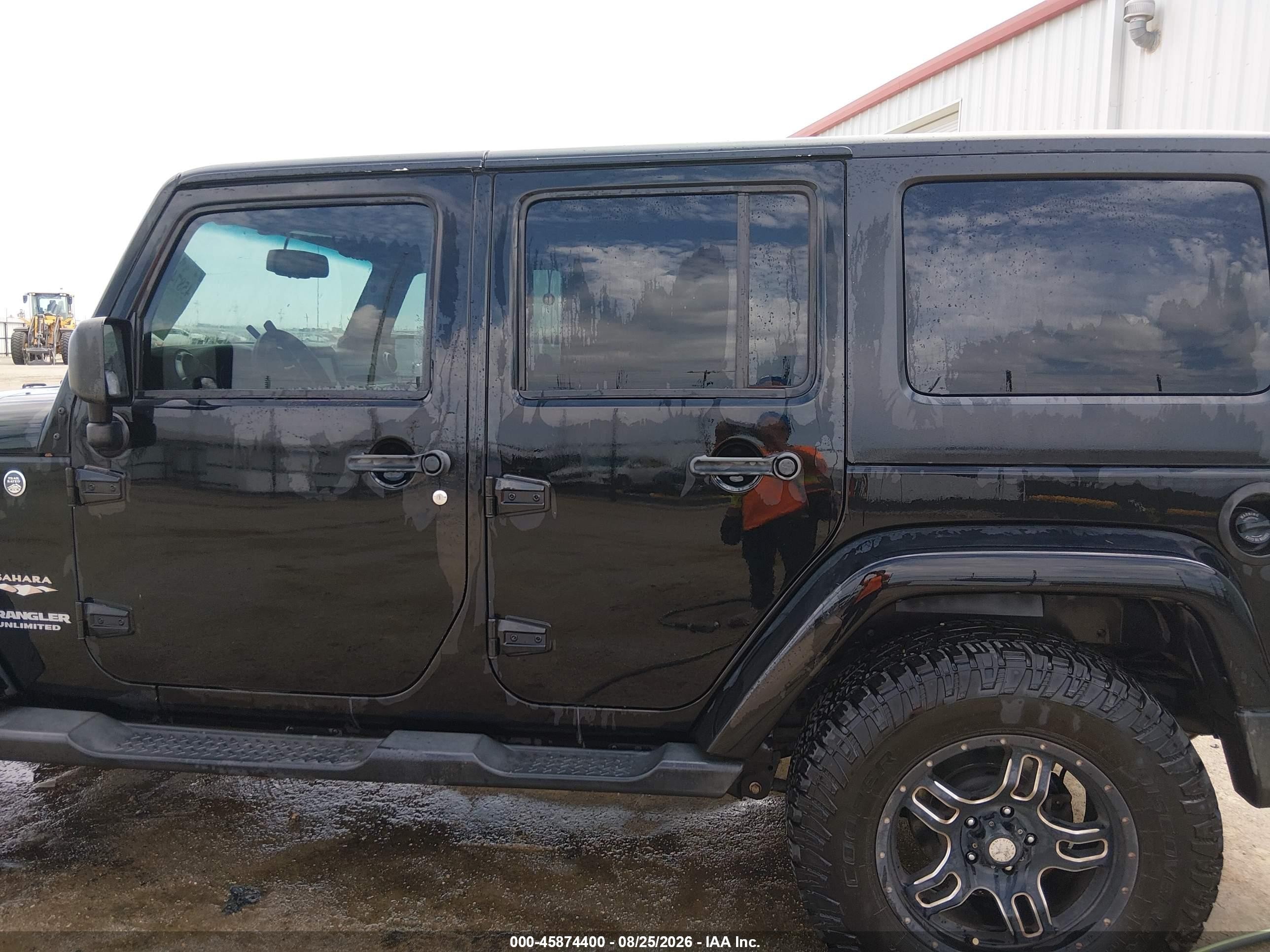 2013 Jeep Wrangler Unlimited Sahara Black vin: 1C4HJWEG1DL513271