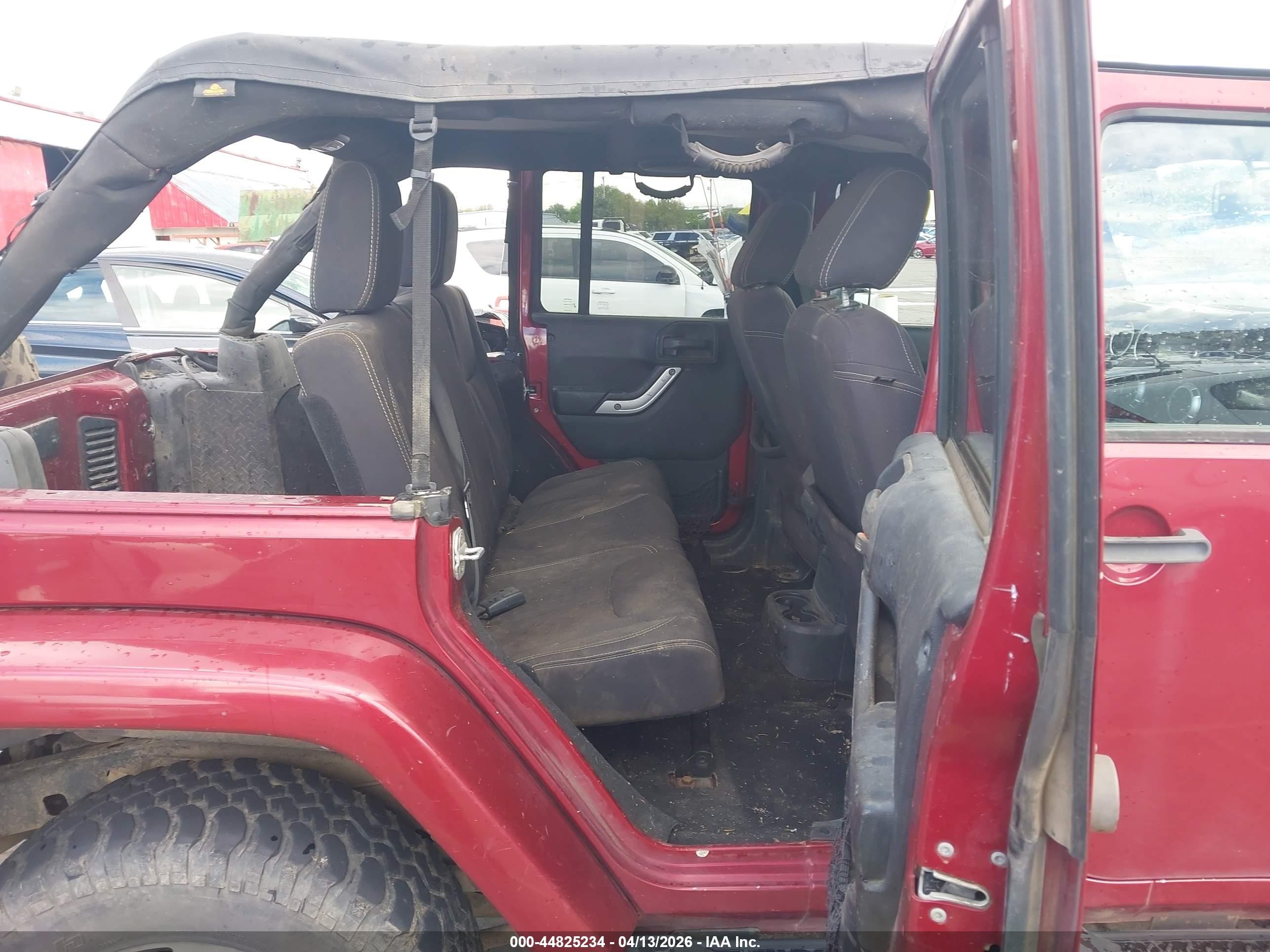 2013 Jeep Wrangler Unlimited Sahara Красный vin: 1C4HJWEG1DL539630