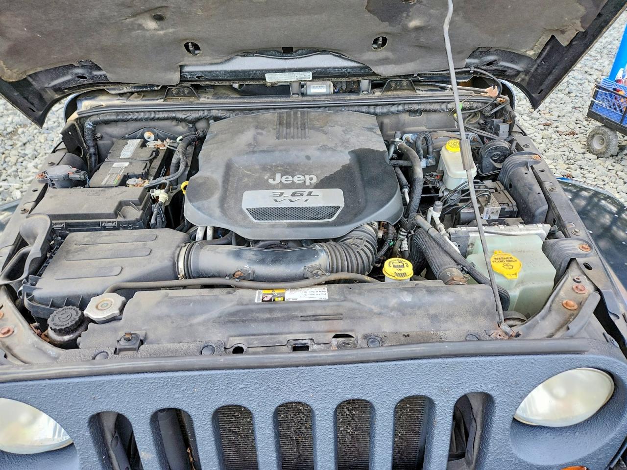 2013 Jeep Wrangler Unlimited Sahara Black vin: 1C4HJWEG1DL614360
