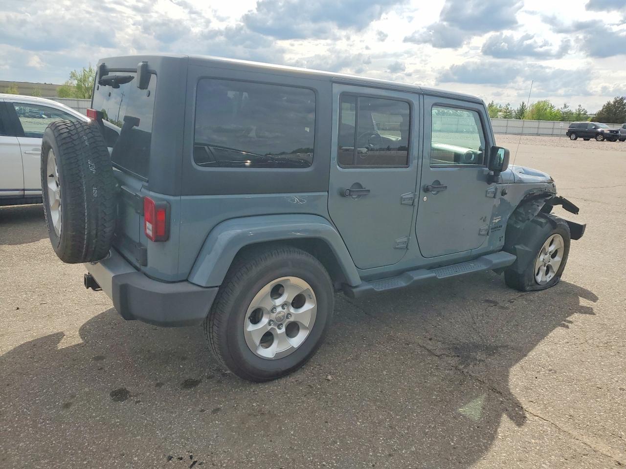 2014 Jeep Wrangler Unlimited Sahara Gray vin: 1C4HJWEG1EL107475