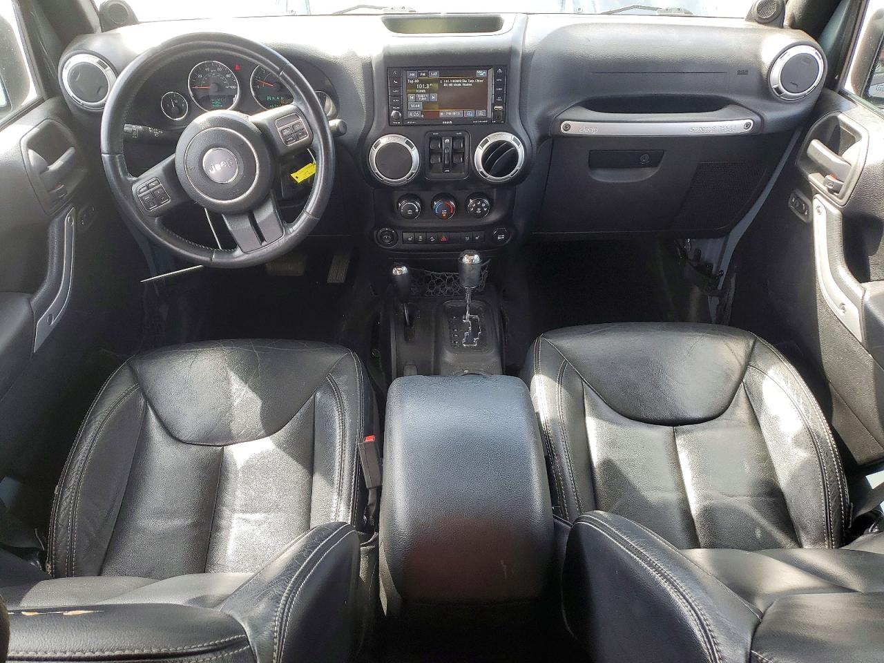 2014 Jeep Wrangler Unlimited Sahara Gray vin: 1C4HJWEG1EL107475