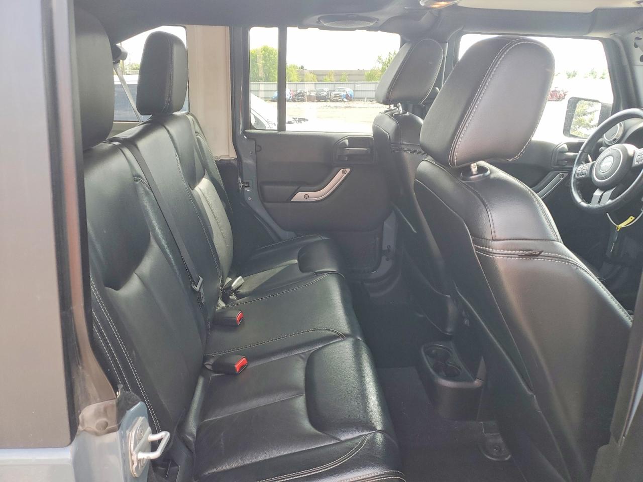 2014 Jeep Wrangler Unlimited Sahara Gray vin: 1C4HJWEG1EL107475