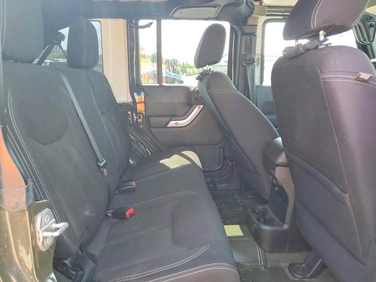 2015 Jeep Wrangler Unlimited Sahara Green vin: 1C4HJWEG1FL602860