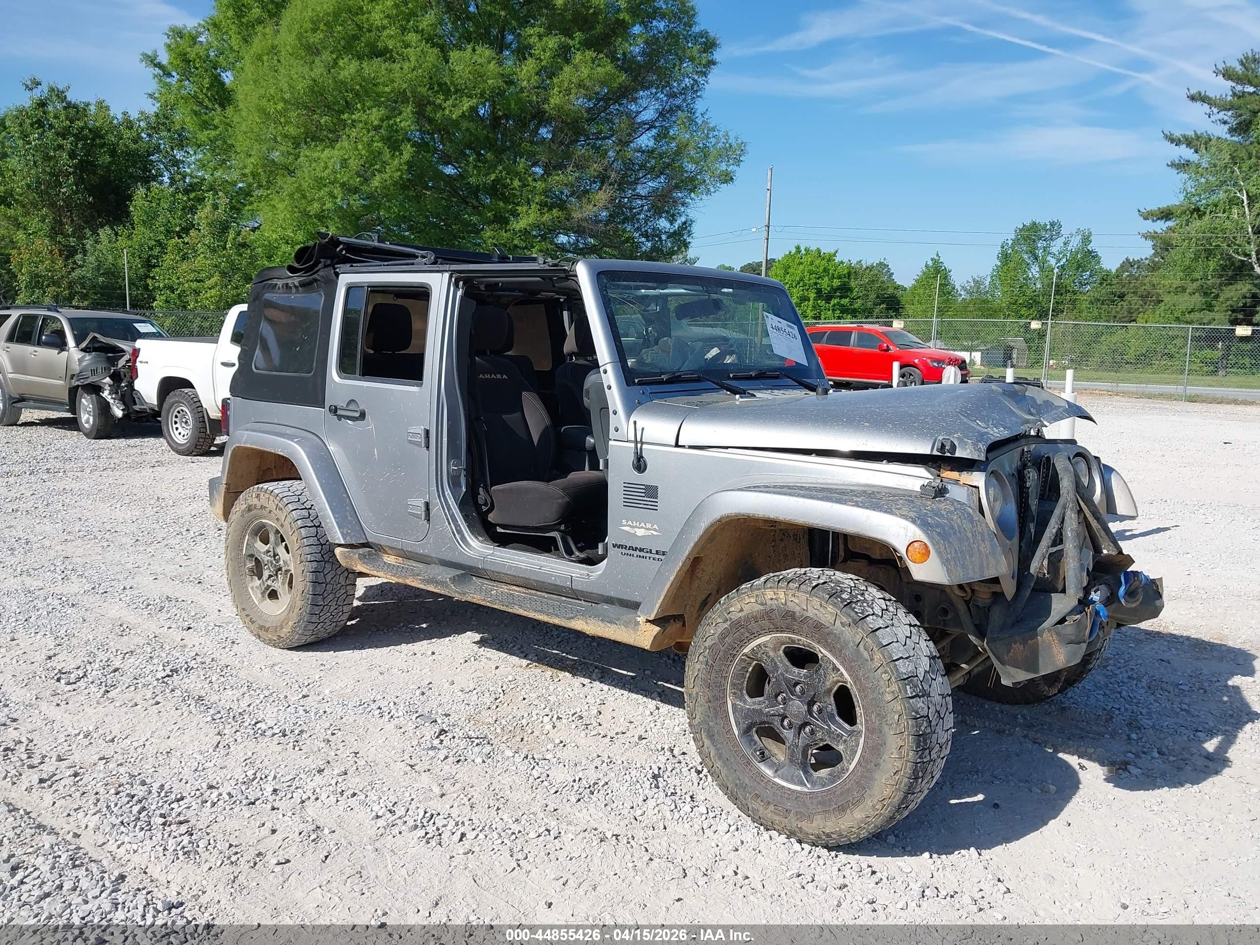 2015 Jeep Wrangler Unlimited Sahara Silver vin: 1C4HJWEG1FL635289