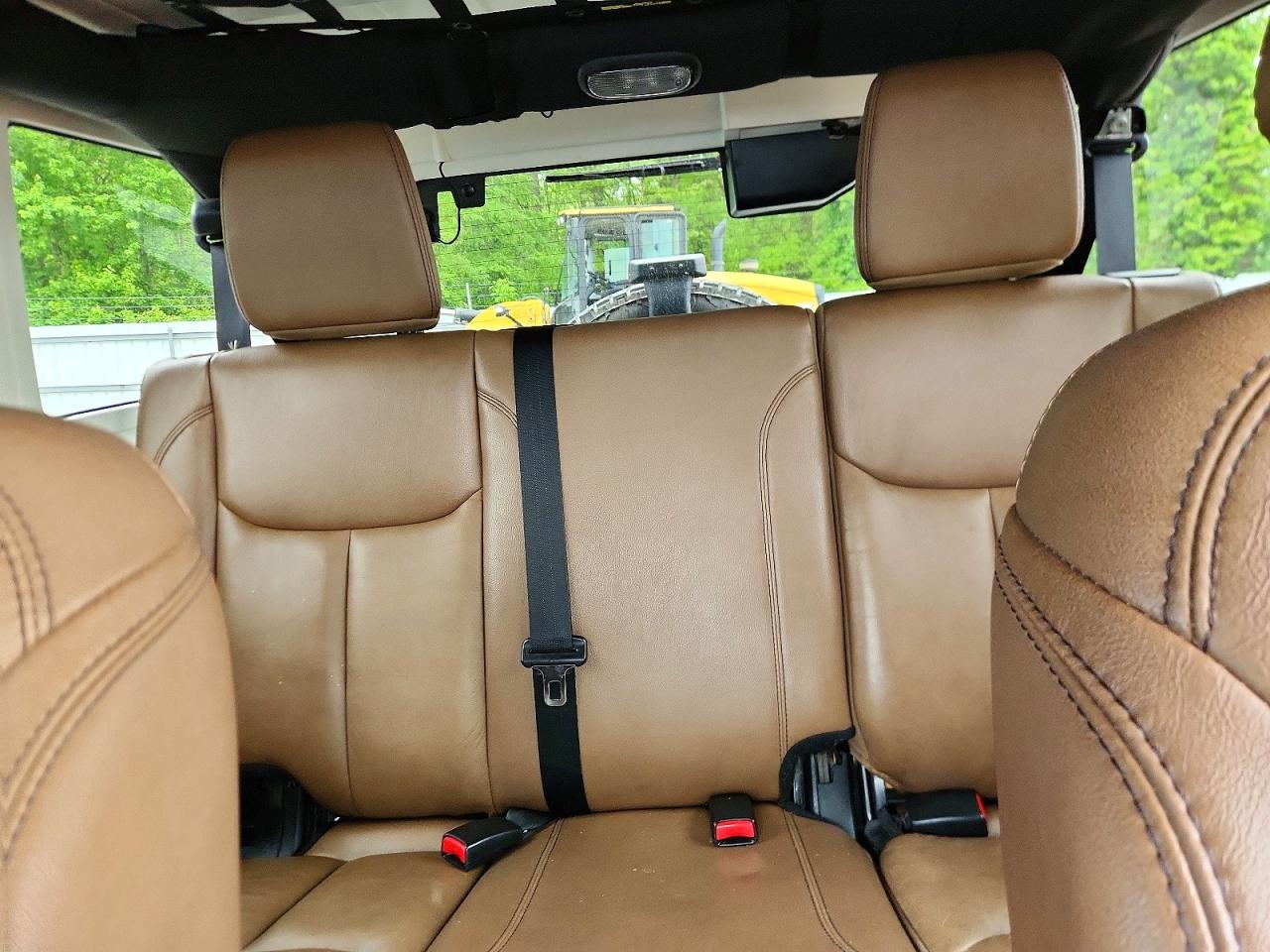 2015 Jeep Wrangler Unlimited Sahara Black vin: 1C4HJWEG1FL646633