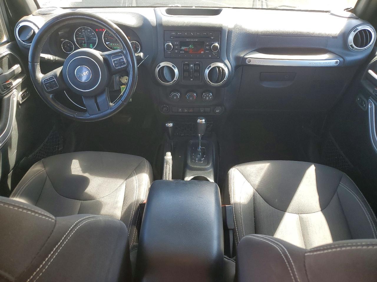 2018 Jeep Wrangler Unlimited Sahara Black vin: 1C4HJWEG1JL923595