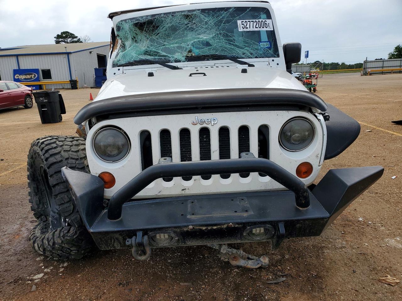 2012 Jeep Wrangler Unlimited Sahara Белый vin: 1C4HJWEG2CL136447