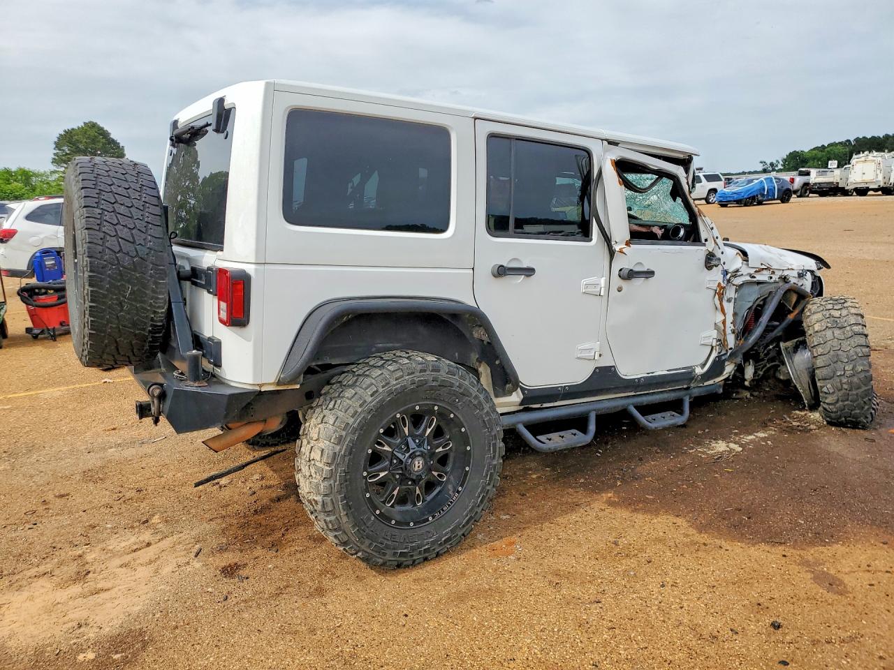 2012 Jeep Wrangler Unlimited Sahara Белый vin: 1C4HJWEG2CL136447