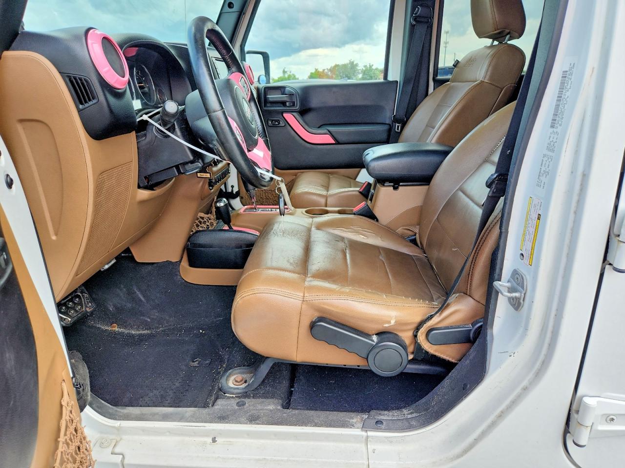 2012 Jeep Wrangler Unlimited Sahara White vin: 1C4HJWEG2CL166578