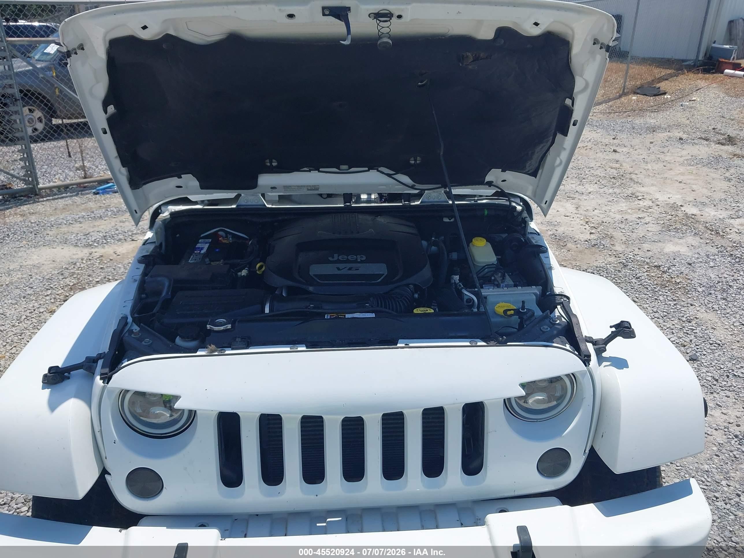2014 Jeep Wrangler Unlimited Sahara Белый vin: 1C4HJWEG2EL123801