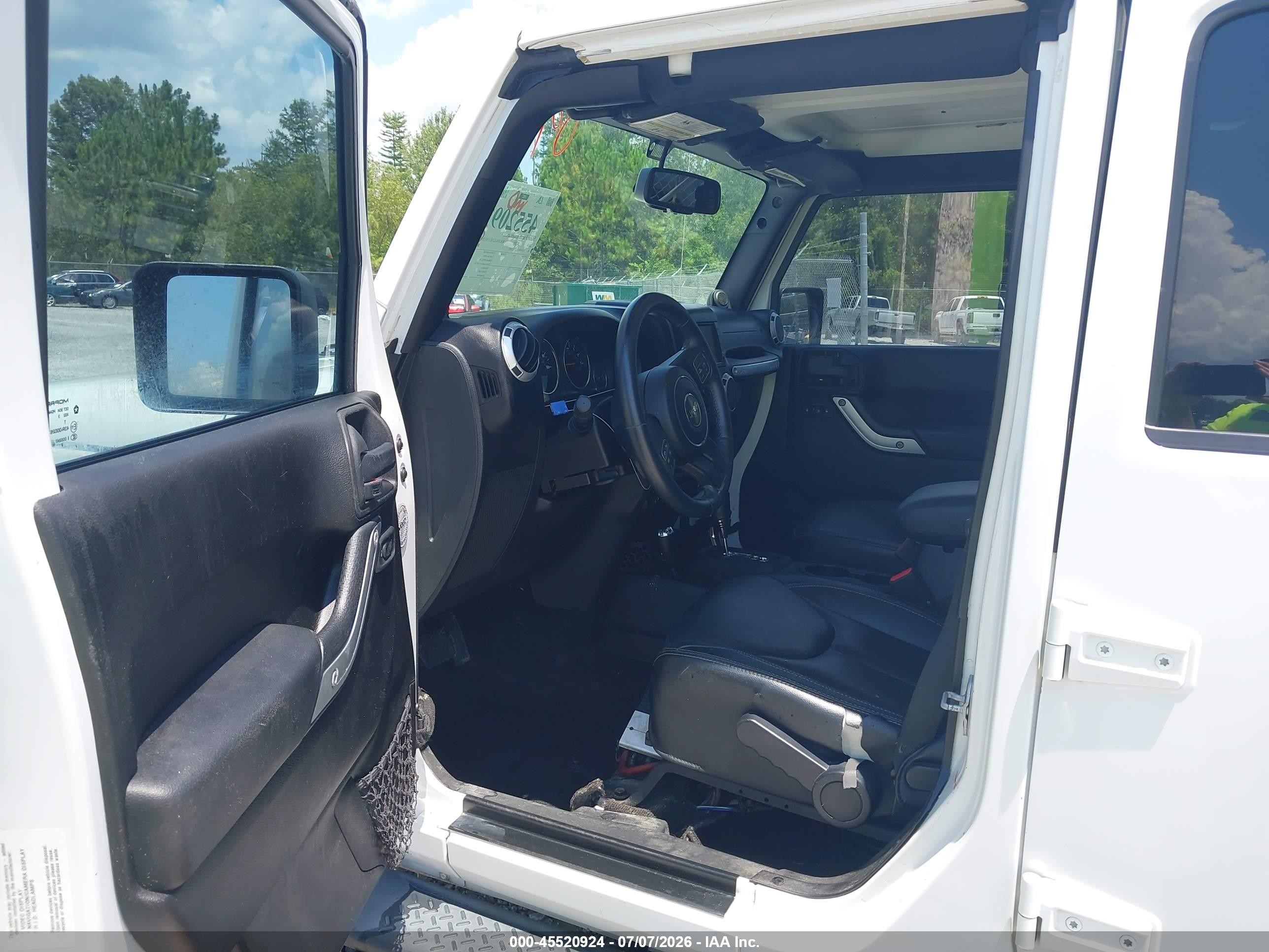 2014 Jeep Wrangler Unlimited Sahara Белый vin: 1C4HJWEG2EL123801