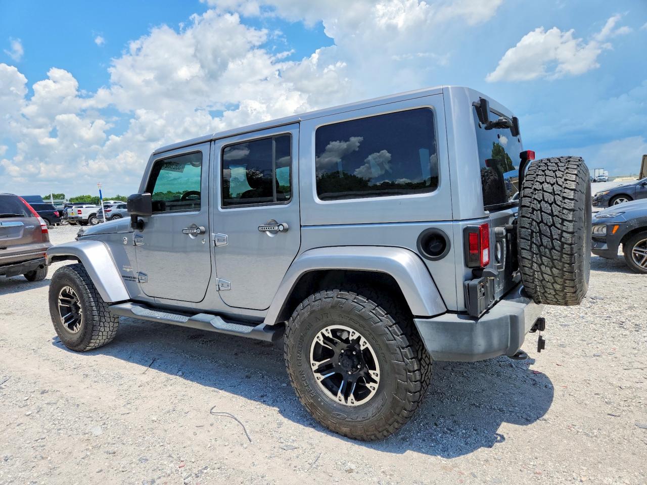 2015 Jeep Wrangler Unlimited Sahara Silver vin: 1C4HJWEG2FL707004