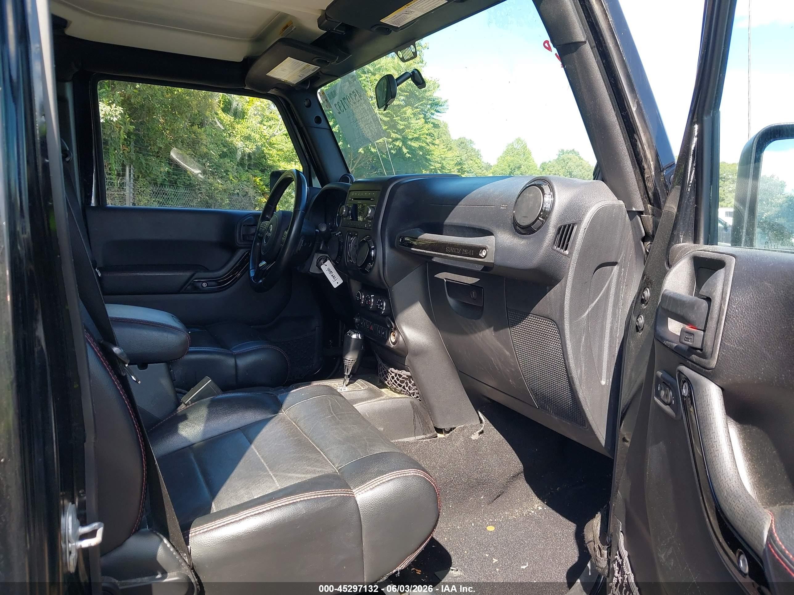 2012 Jeep Wrangler Unlimited Sahara Black vin: 1C4HJWEG3CL280685
