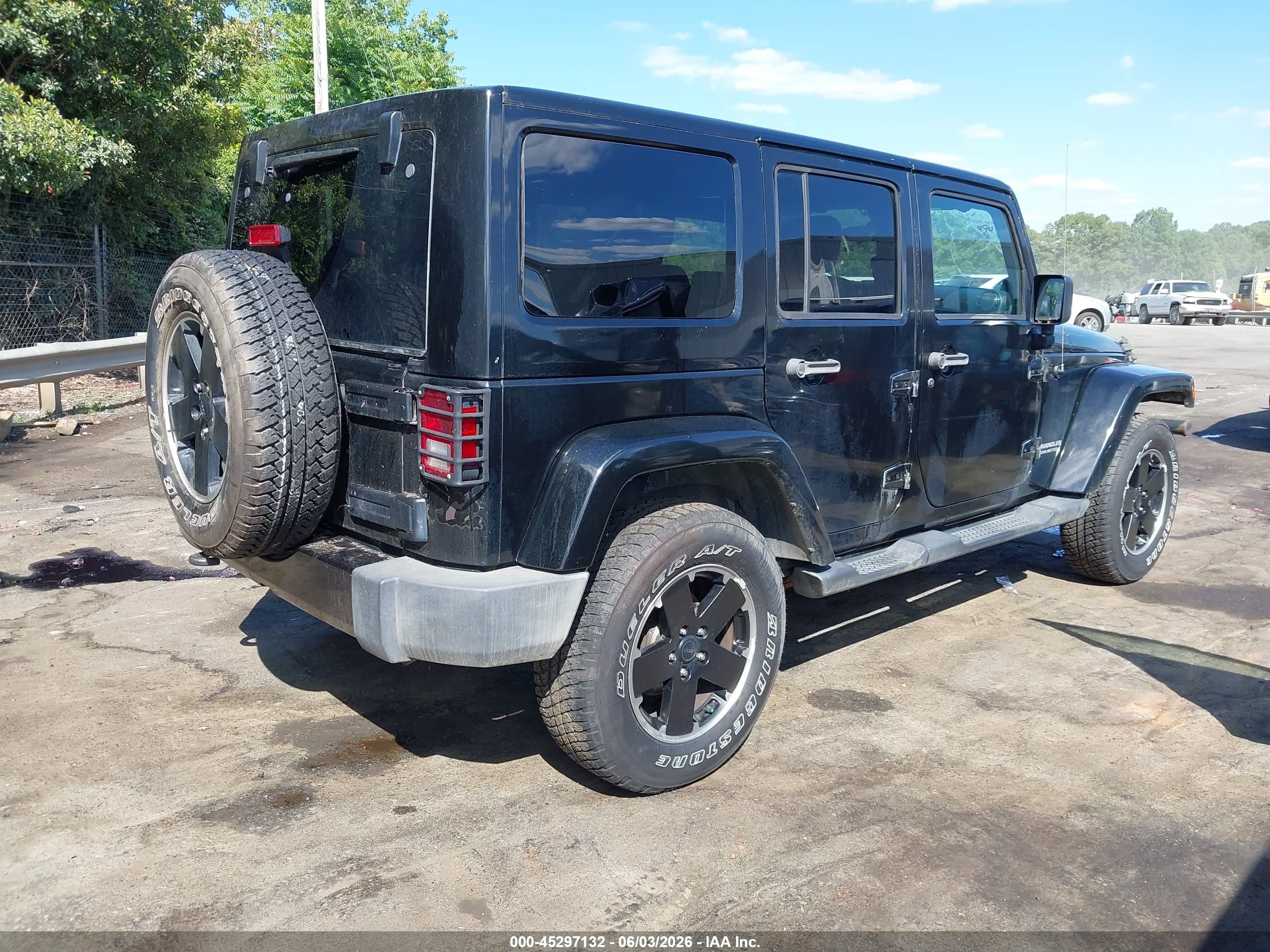 2012 Jeep Wrangler Unlimited Sahara Black vin: 1C4HJWEG3CL280685
