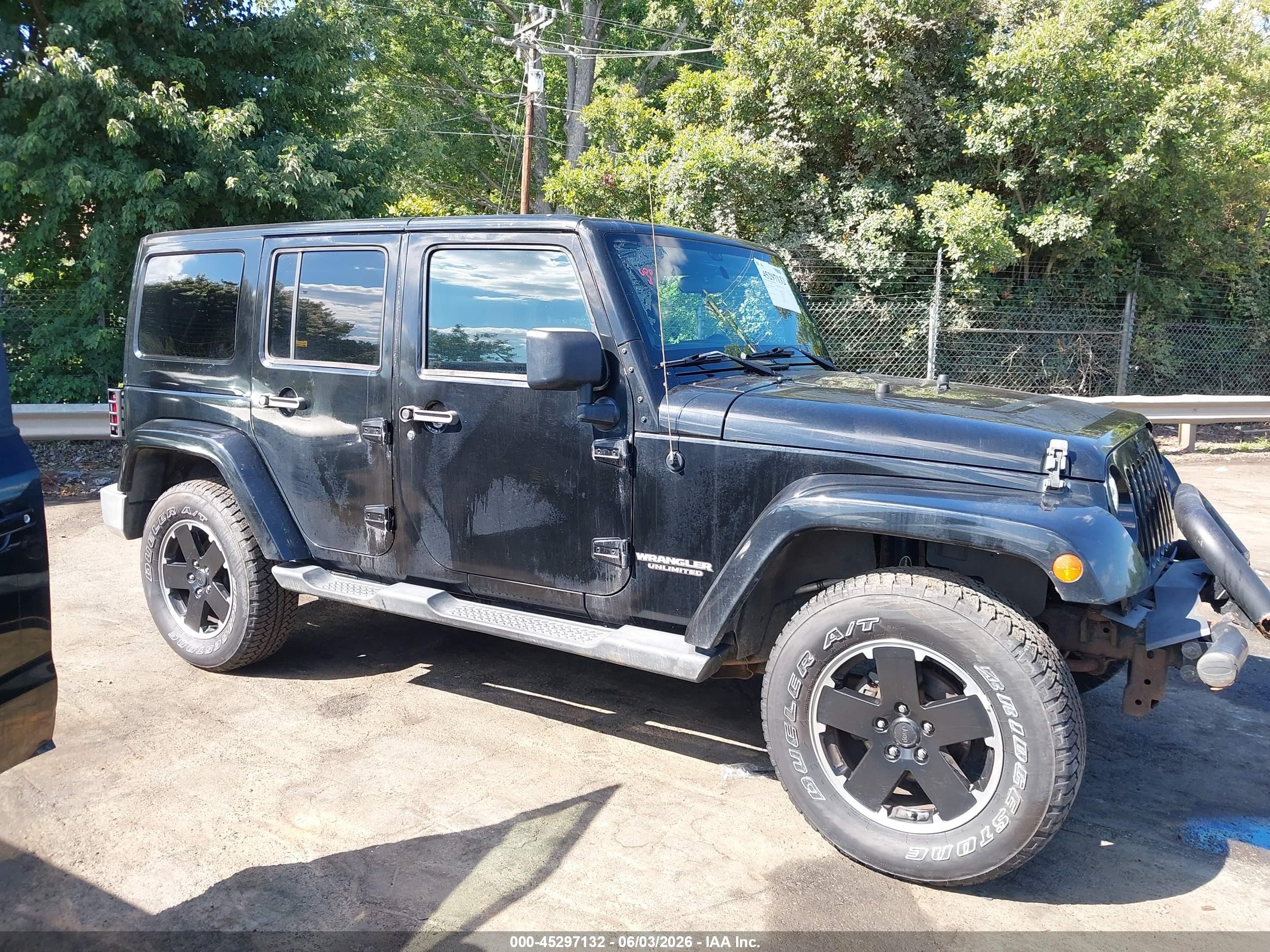 2012 Jeep Wrangler Unlimited Sahara Black vin: 1C4HJWEG3CL280685