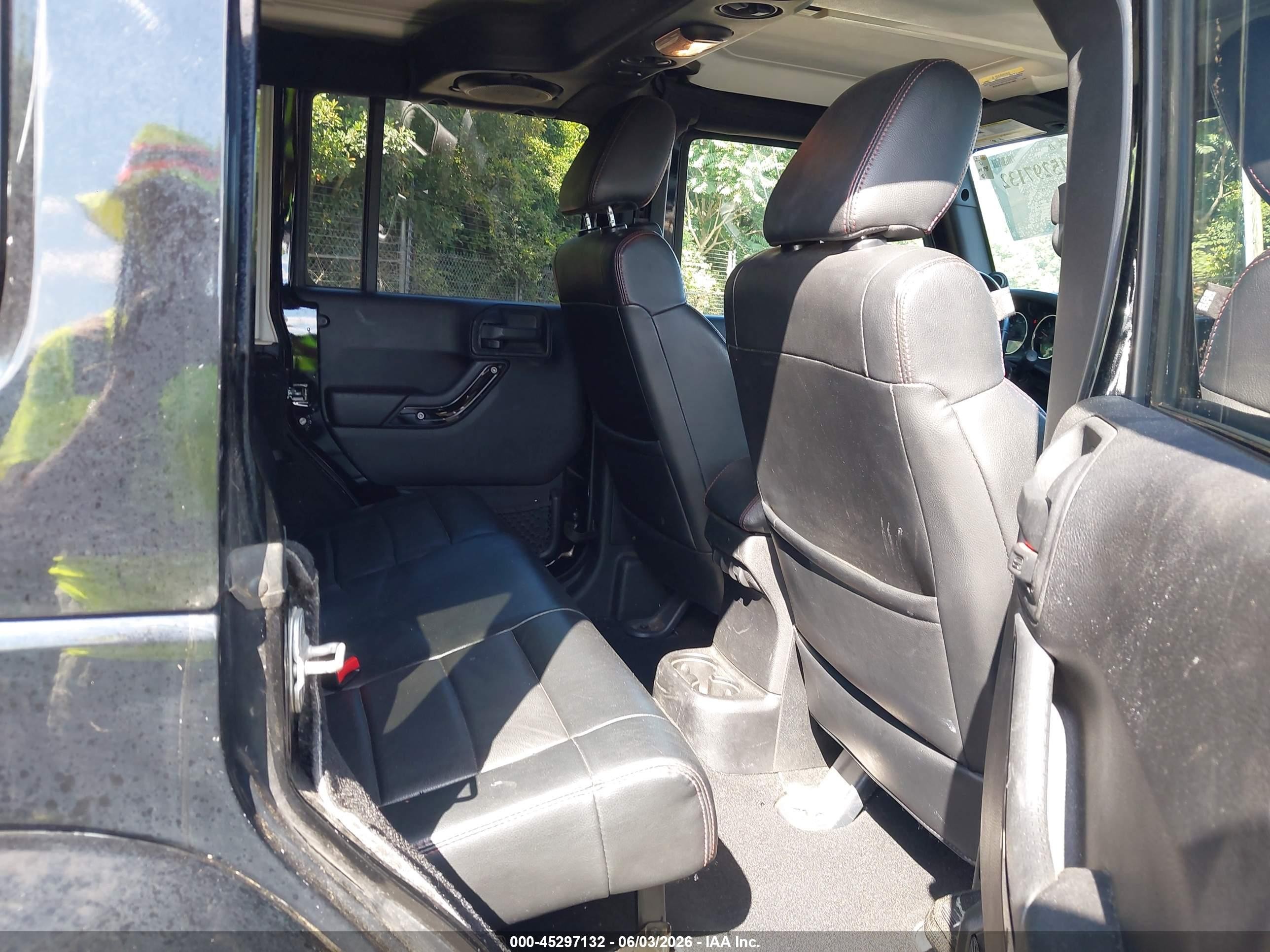 2012 Jeep Wrangler Unlimited Sahara Black vin: 1C4HJWEG3CL280685