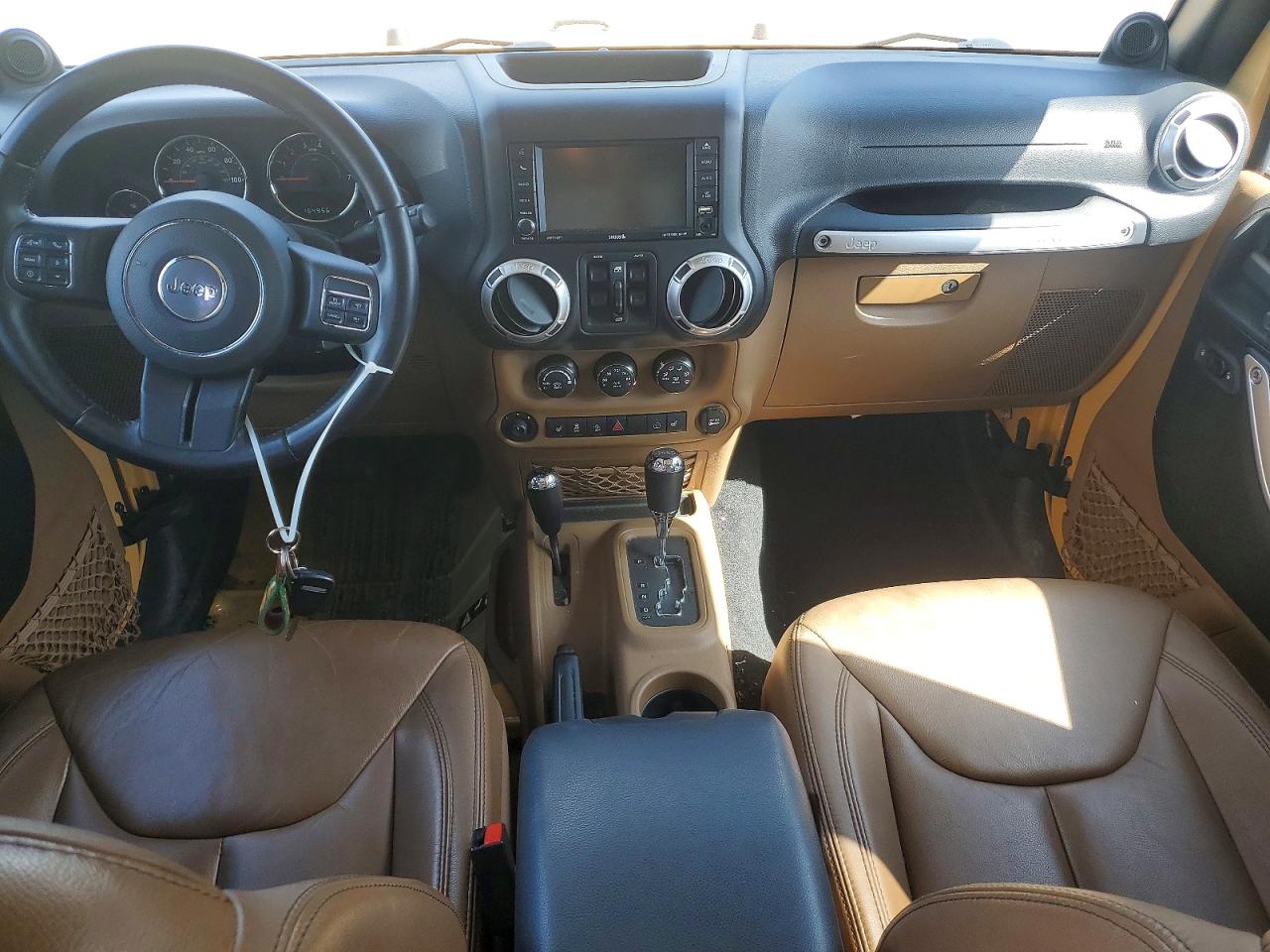 2013 Jeep Wrangler Unlimited Sahara Tan vin: 1C4HJWEG3DL628745