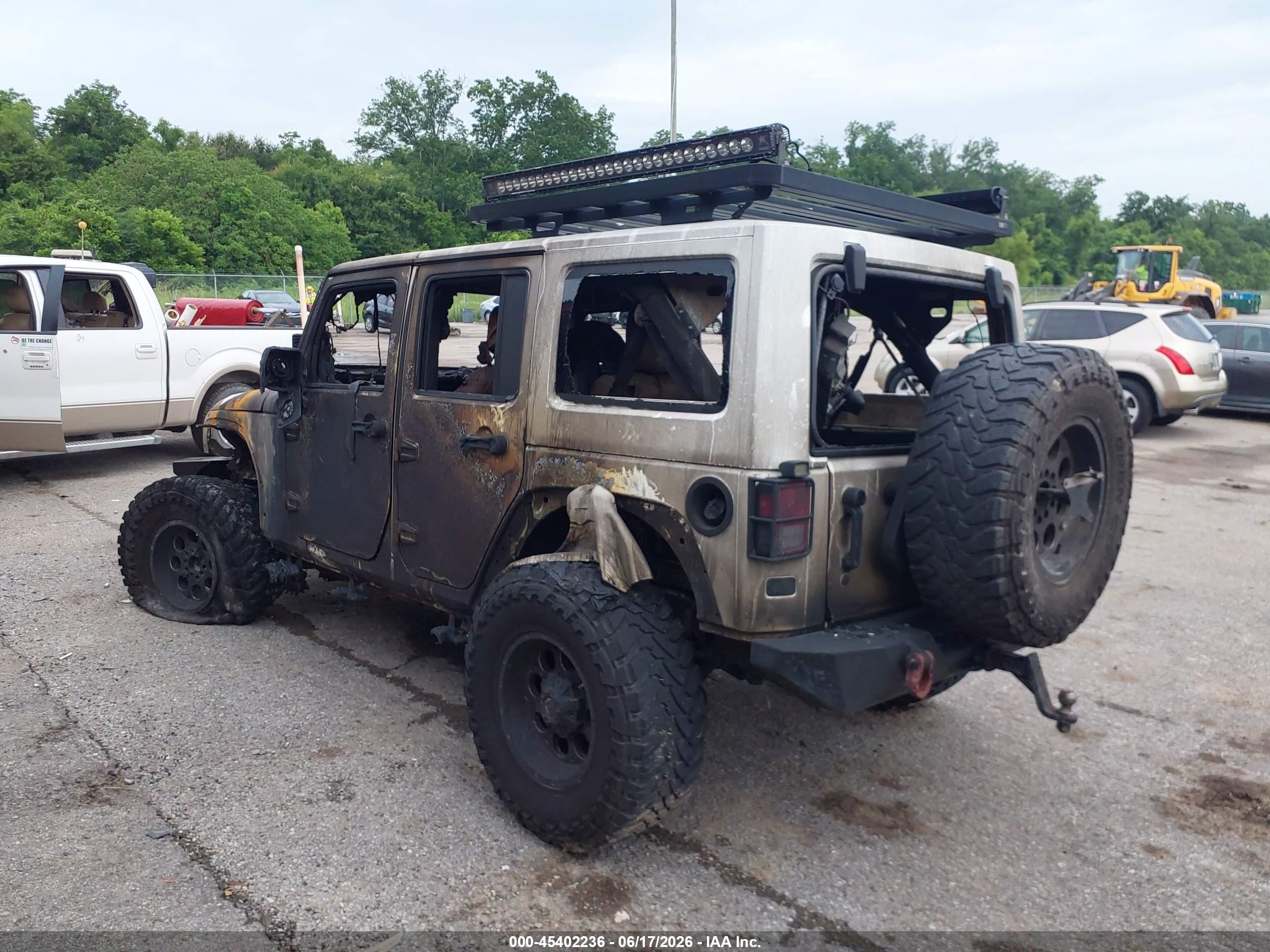2013 Jeep Wrangler Unlimited Sahara White vin: 1C4HJWEG3DL693076