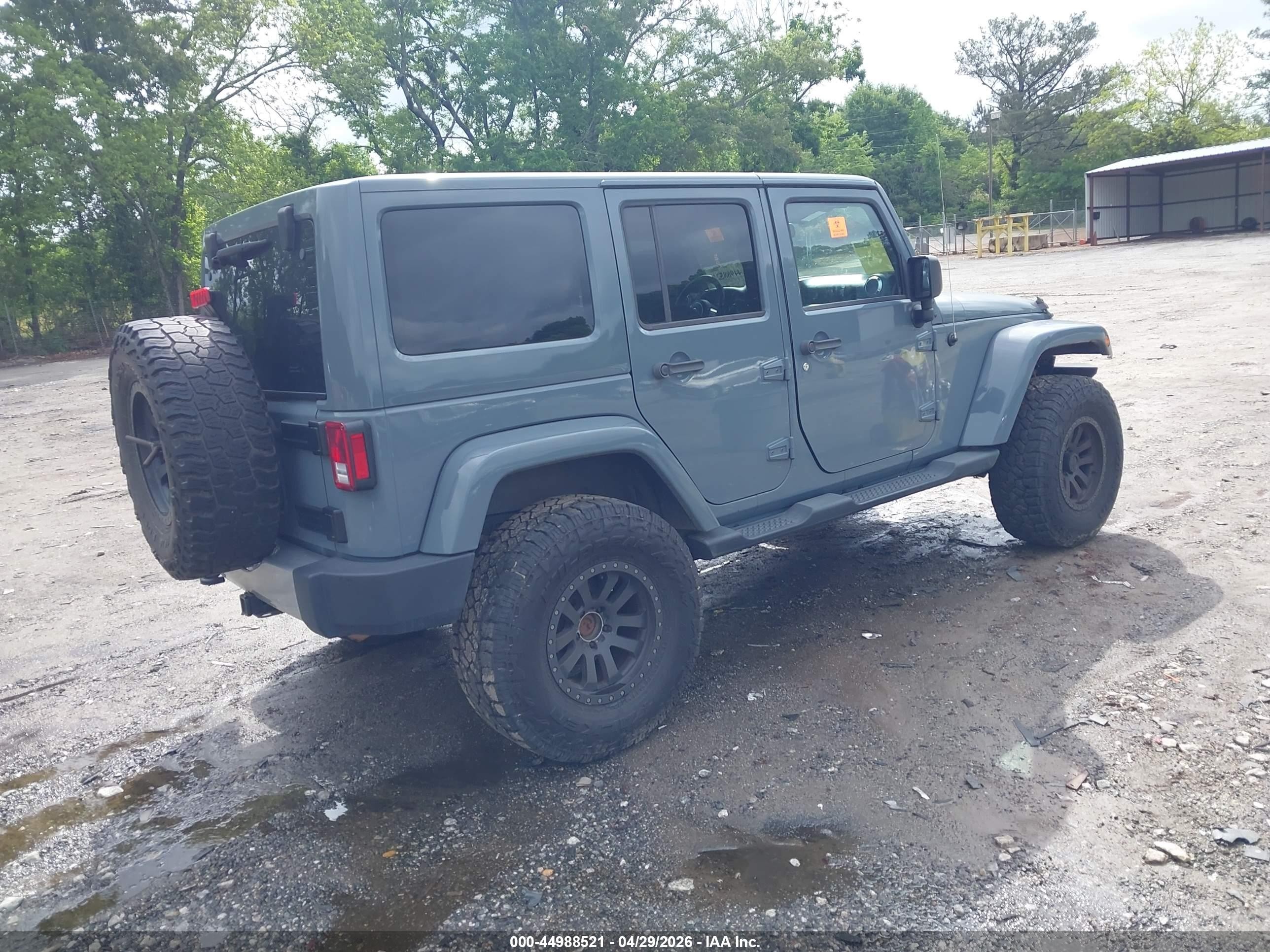 2015 Jeep Wrangler Unlimited Sahara Зеленый vin: 1C4HJWEG3FL528440