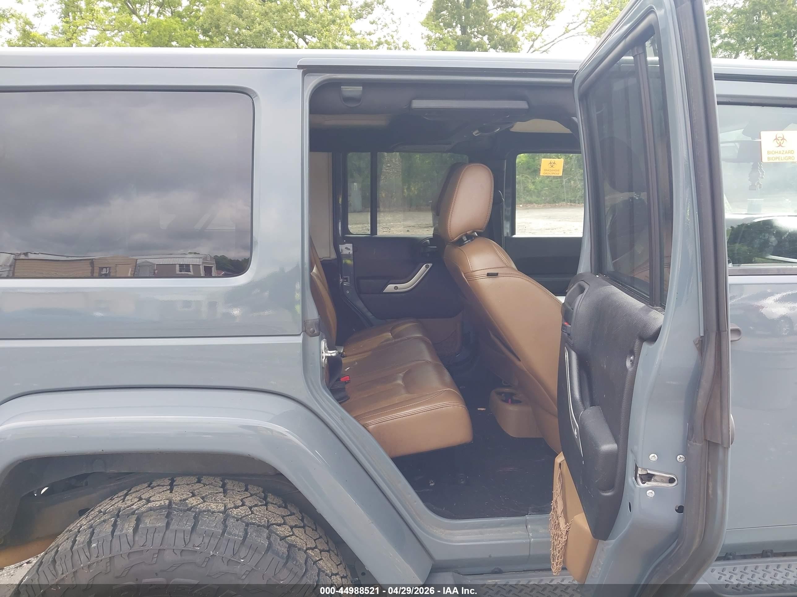 2015 Jeep Wrangler Unlimited Sahara Зеленый vin: 1C4HJWEG3FL528440