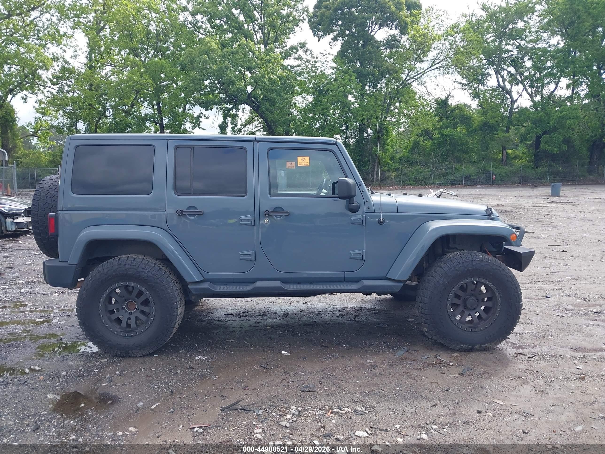 2015 Jeep Wrangler Unlimited Sahara Зеленый vin: 1C4HJWEG3FL528440
