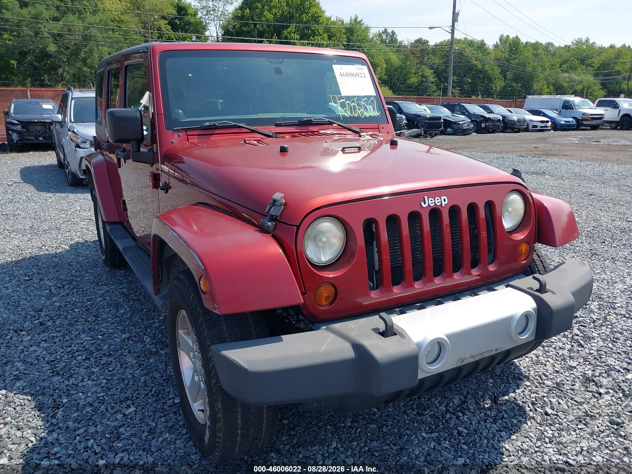 2012 Jeep Wrangler Unlimited Sahara Burgundy vin: 1C4HJWEG4CL105104