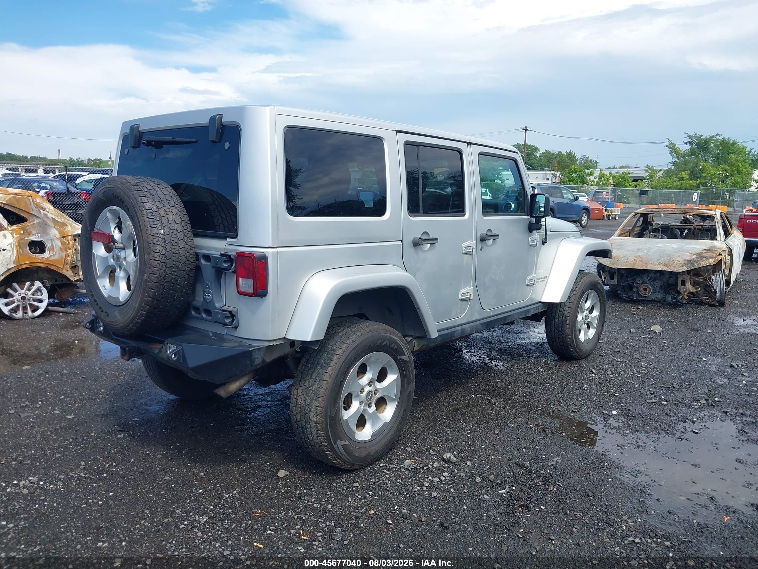 2012 Jeep Wrangler Unlimited Sahara Silver vin: 1C4HJWEG4CL122470