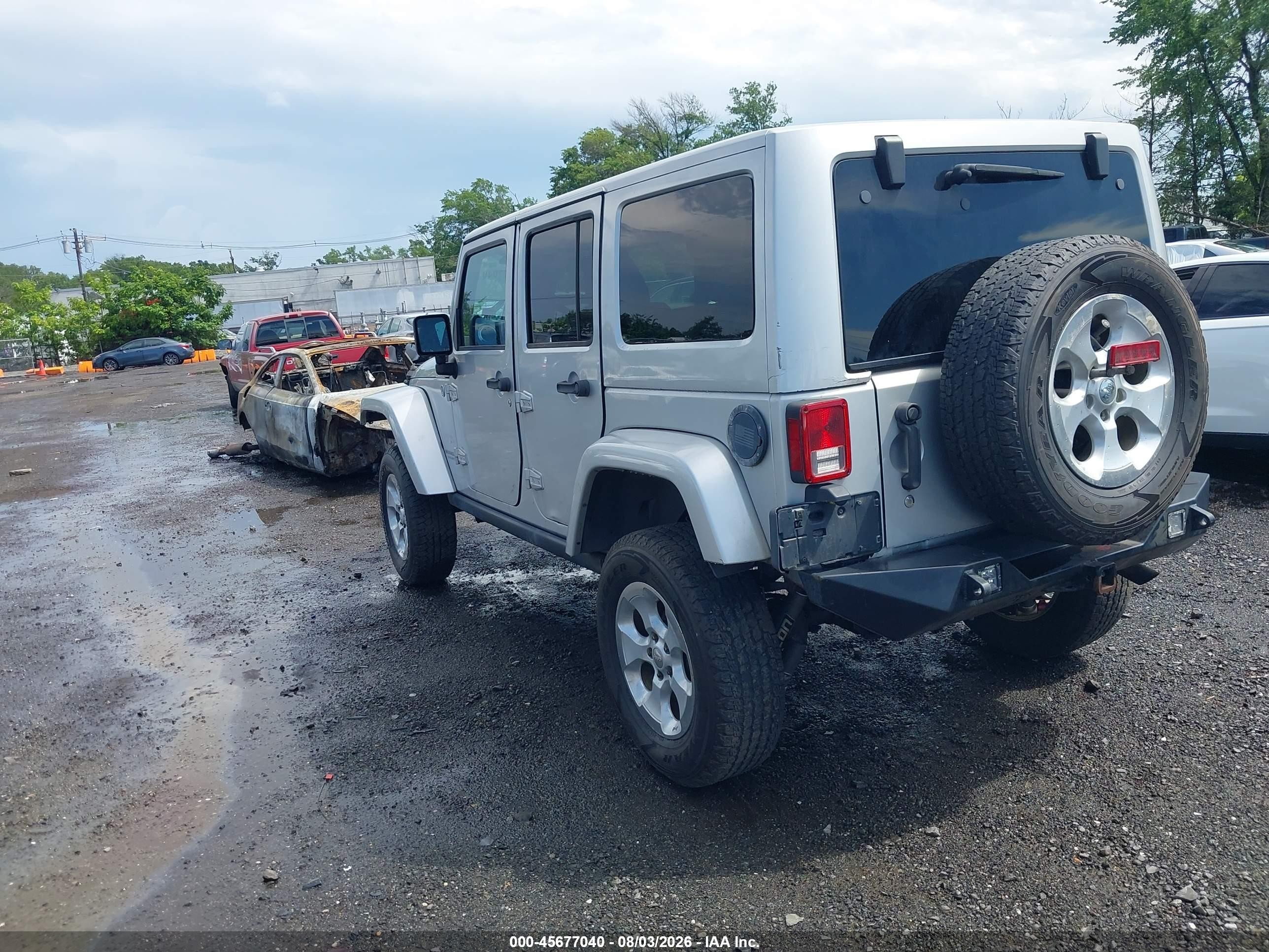 2012 Jeep Wrangler Unlimited Sahara Silver vin: 1C4HJWEG4CL122470