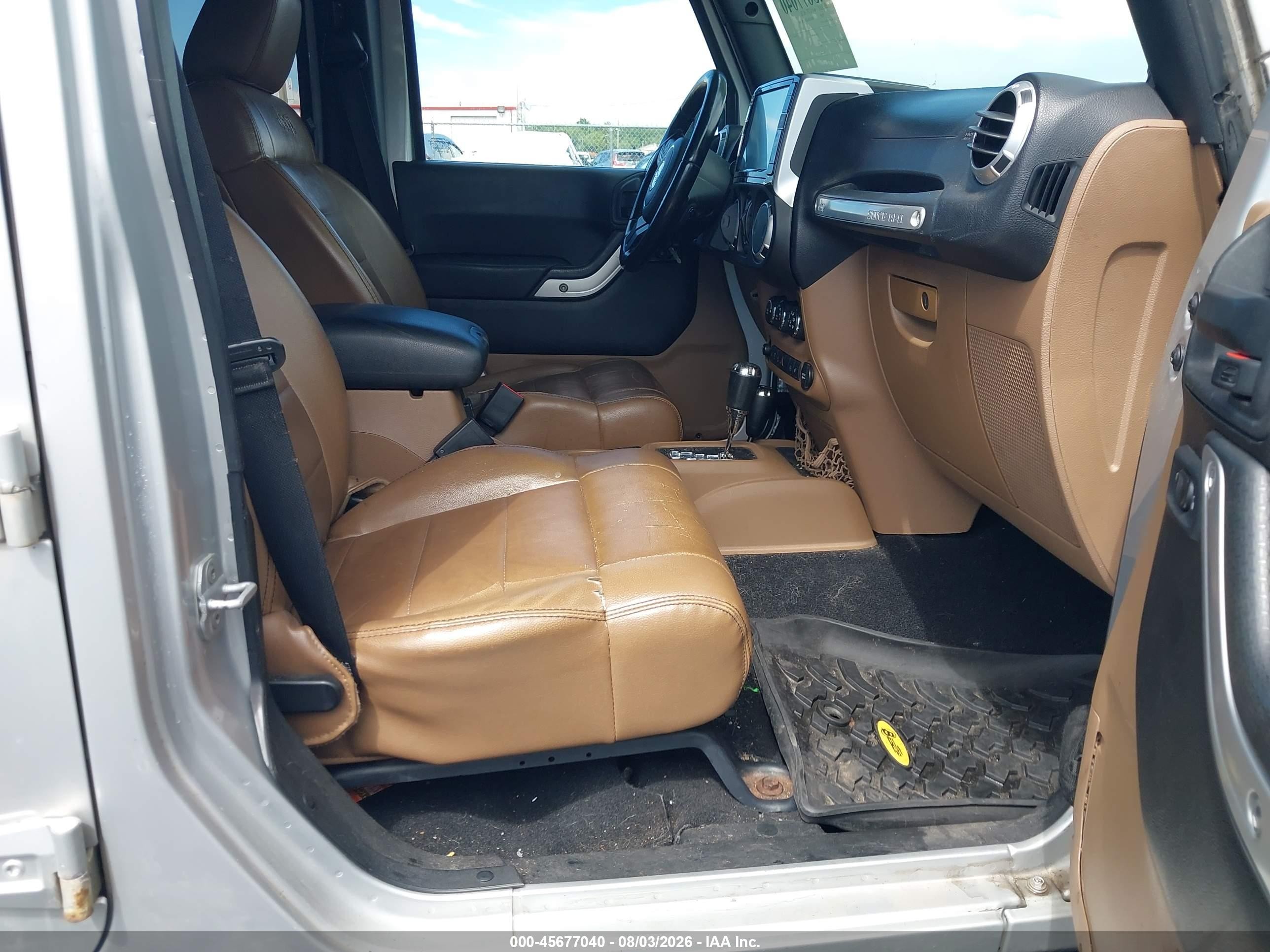 2012 Jeep Wrangler Unlimited Sahara Silver vin: 1C4HJWEG4CL122470