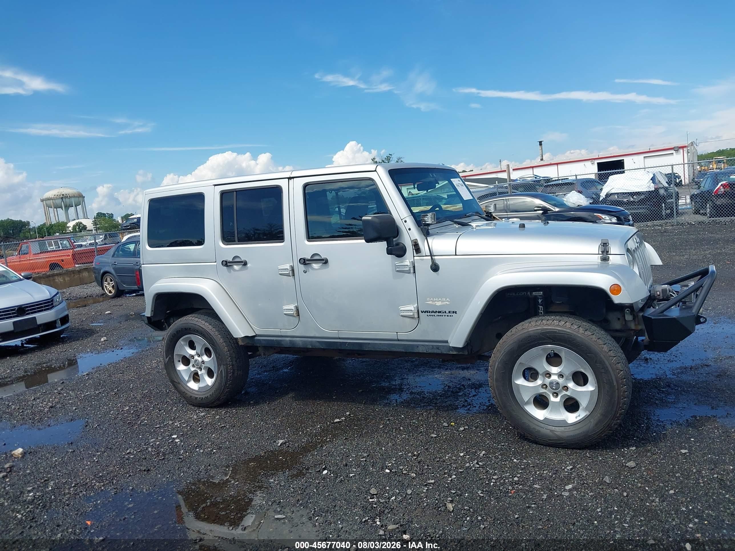 2012 Jeep Wrangler Unlimited Sahara Silver vin: 1C4HJWEG4CL122470