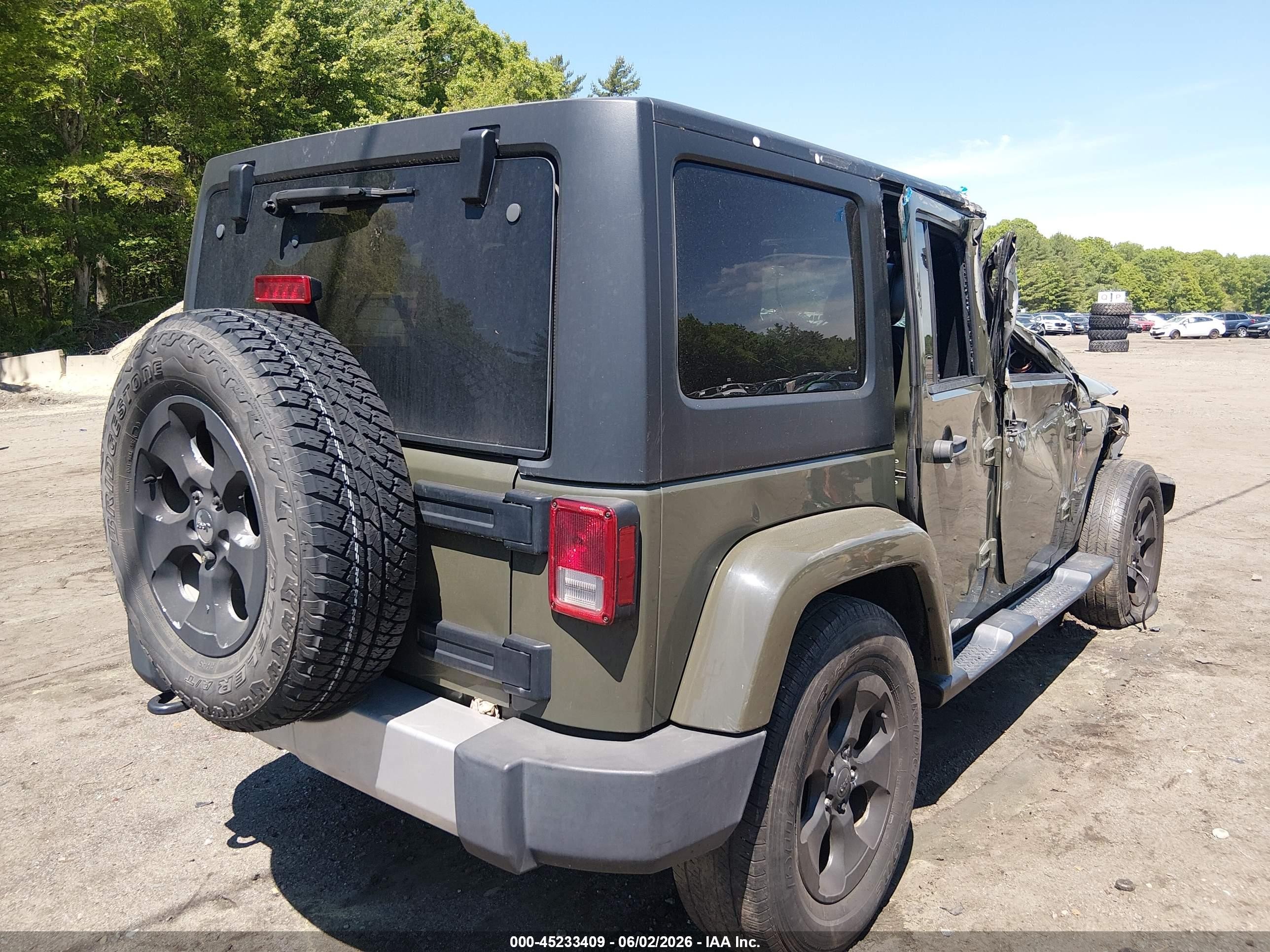 2015 Jeep Wrangler Unlimited Sahara Зеленый vin: 1C4HJWEG4FL538118