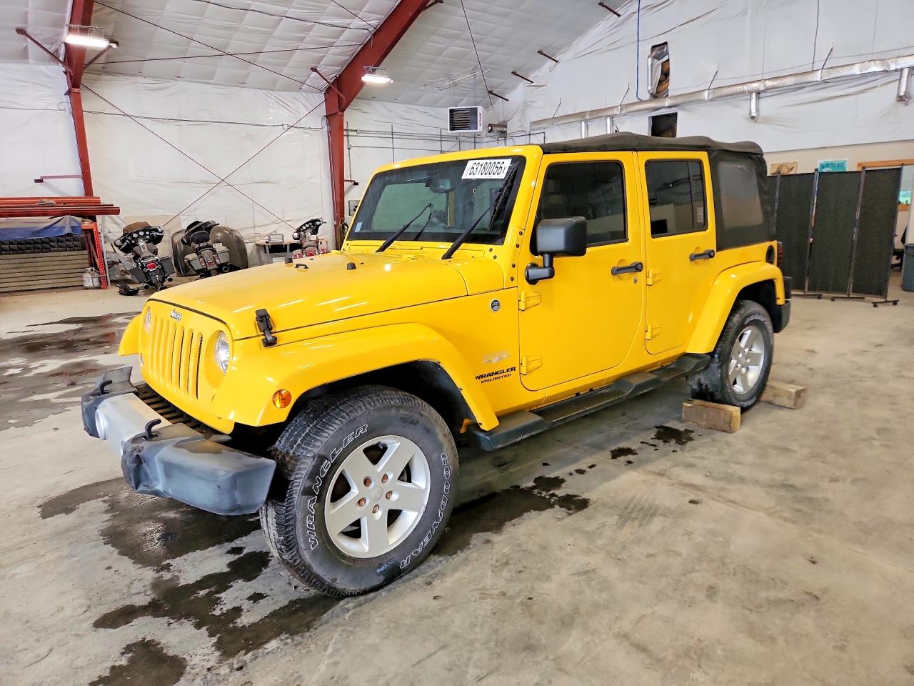 2015 Jeep Wrangler Unlimited Sahara Yellow vin: 1C4HJWEG4FL560832