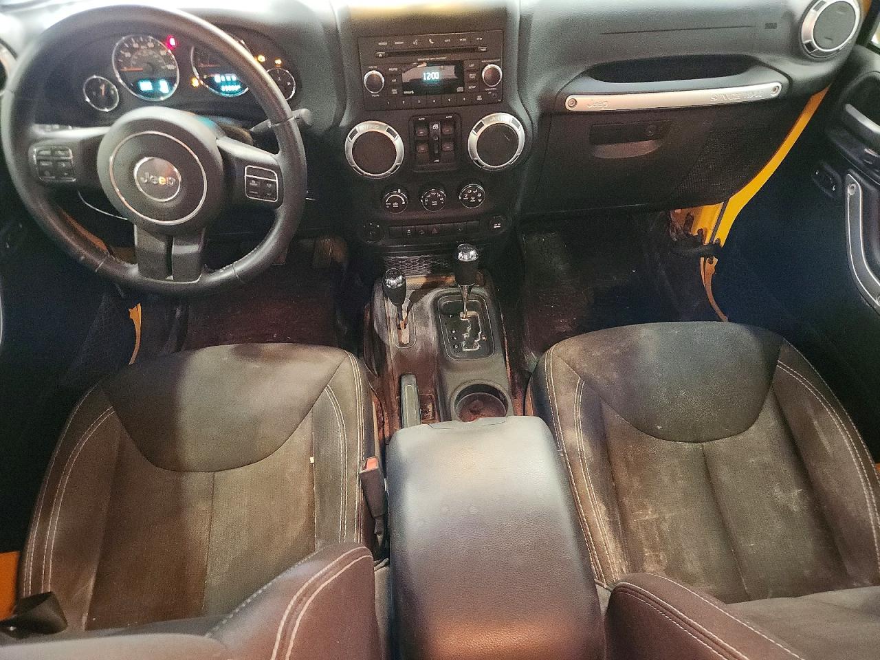 2015 Jeep Wrangler Unlimited Sahara Yellow vin: 1C4HJWEG4FL560832