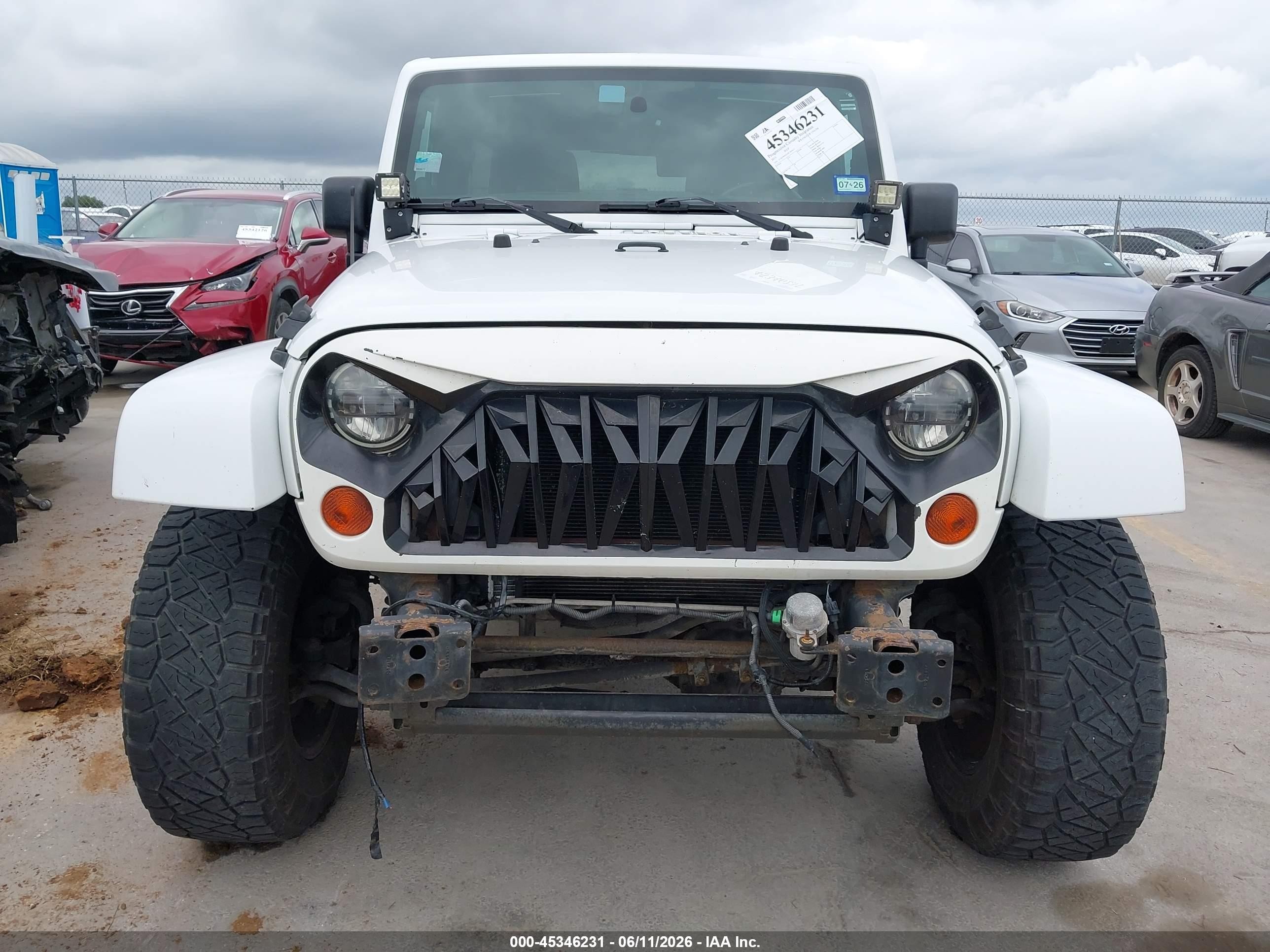 2013 Jeep Wrangler Unlimited Sahara Белый vin: 1C4HJWEG5DL505013