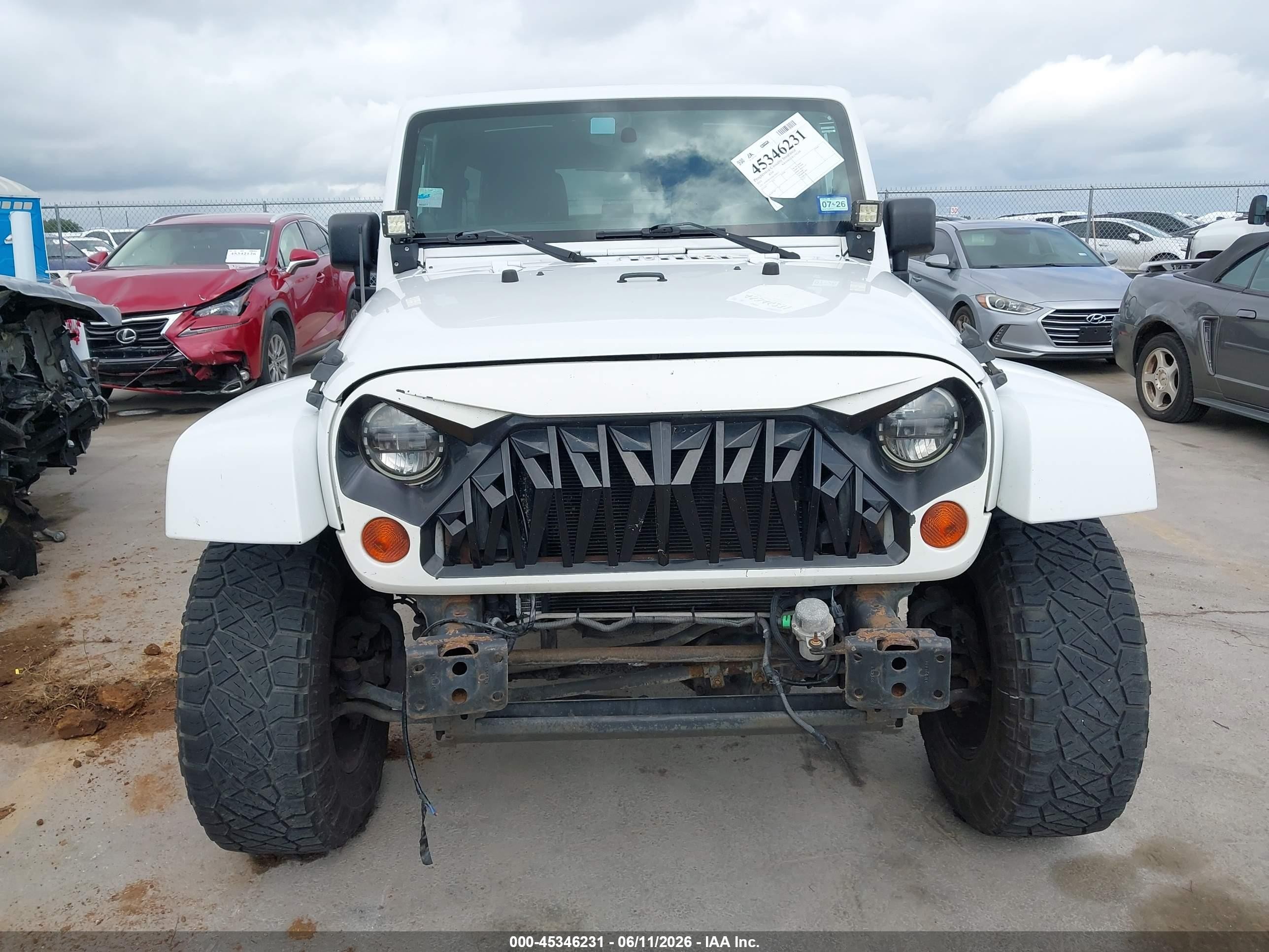 2013 Jeep Wrangler Unlimited Sahara Белый vin: 1C4HJWEG5DL505013