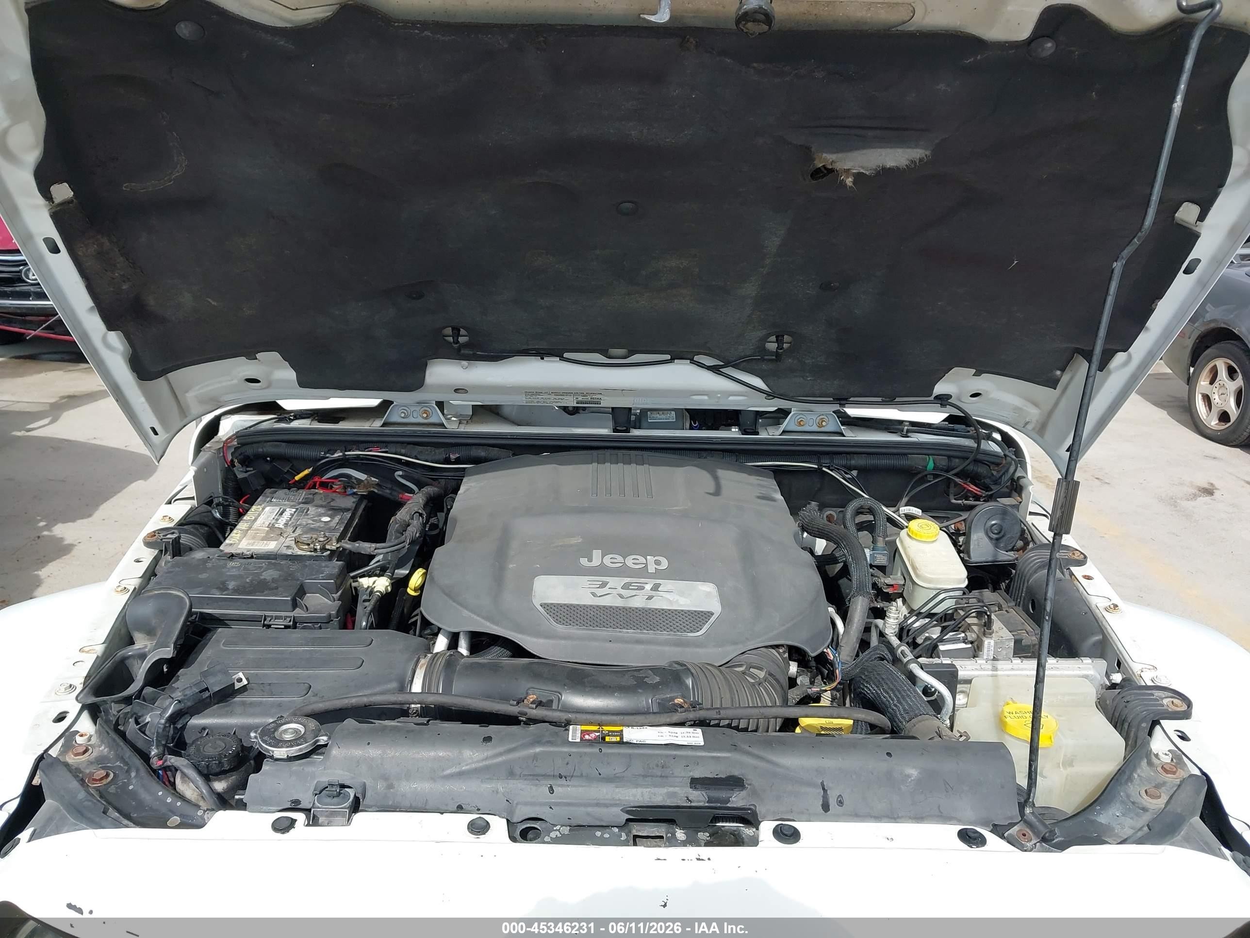 2013 Jeep Wrangler Unlimited Sahara Белый vin: 1C4HJWEG5DL505013